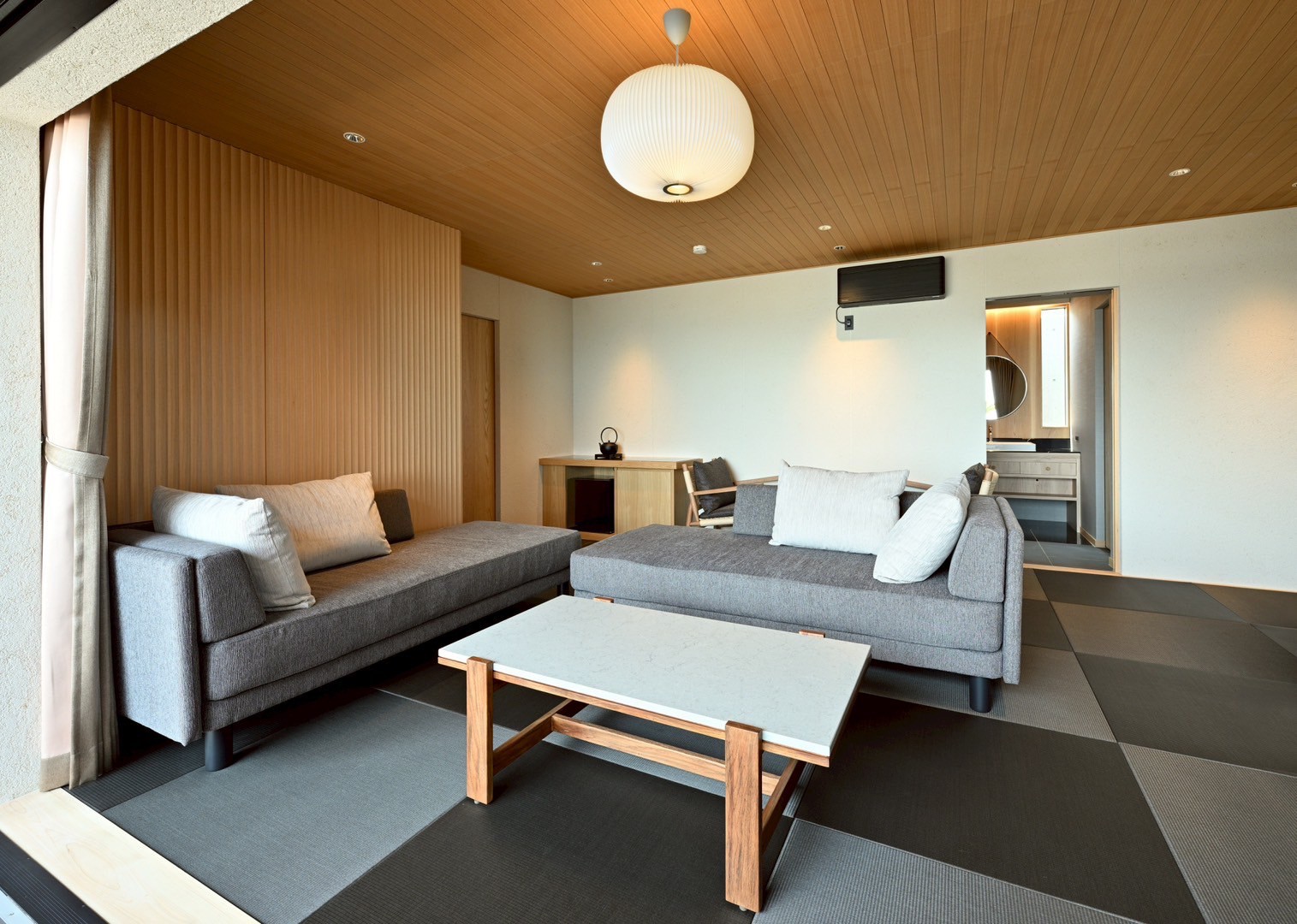 バレルサウナ露天岩風呂付客室・リビング