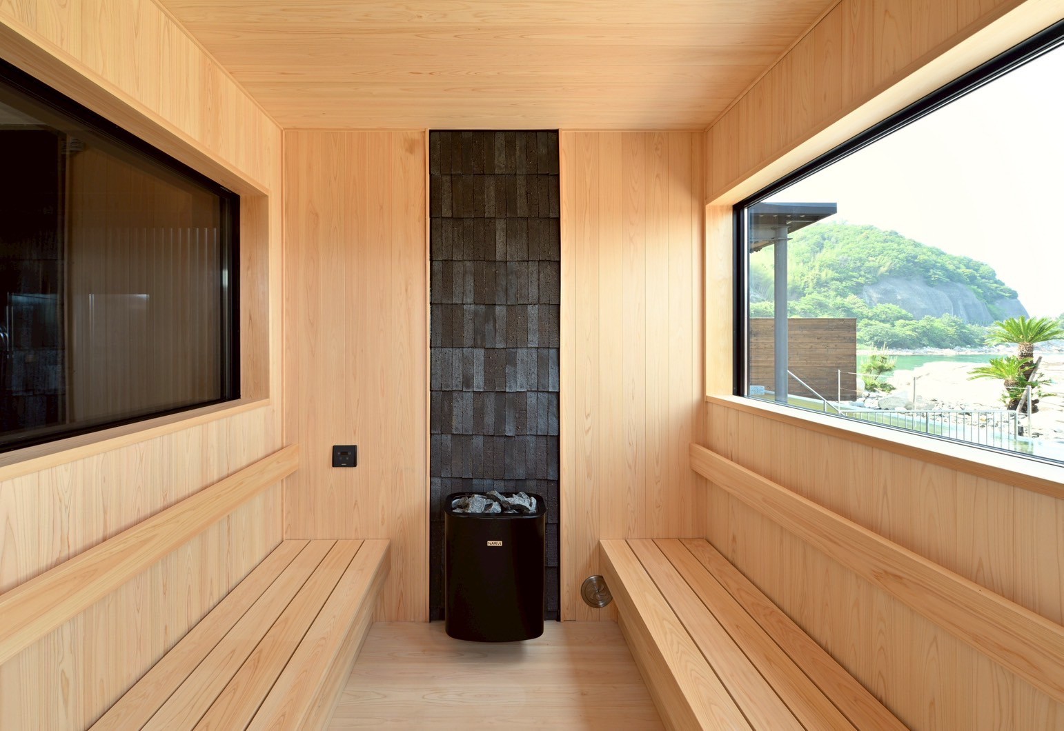 温水プールサウナ付客室・サウナ