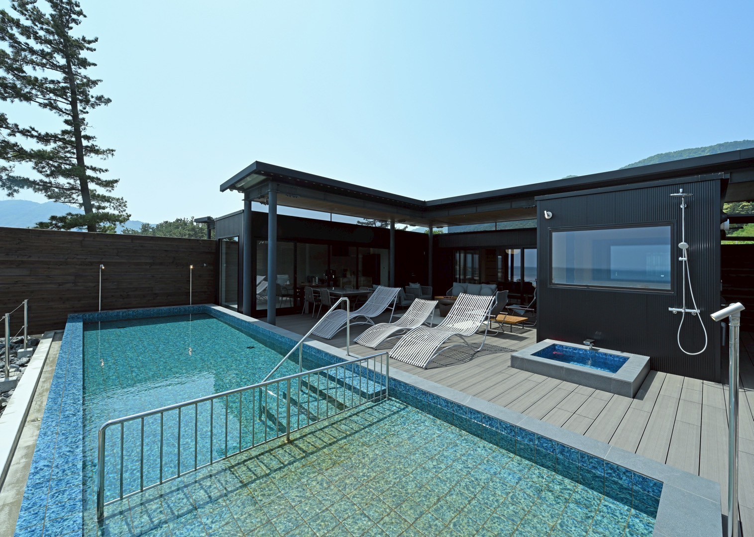 温水プールサウナ付客室・プライベート温水プール