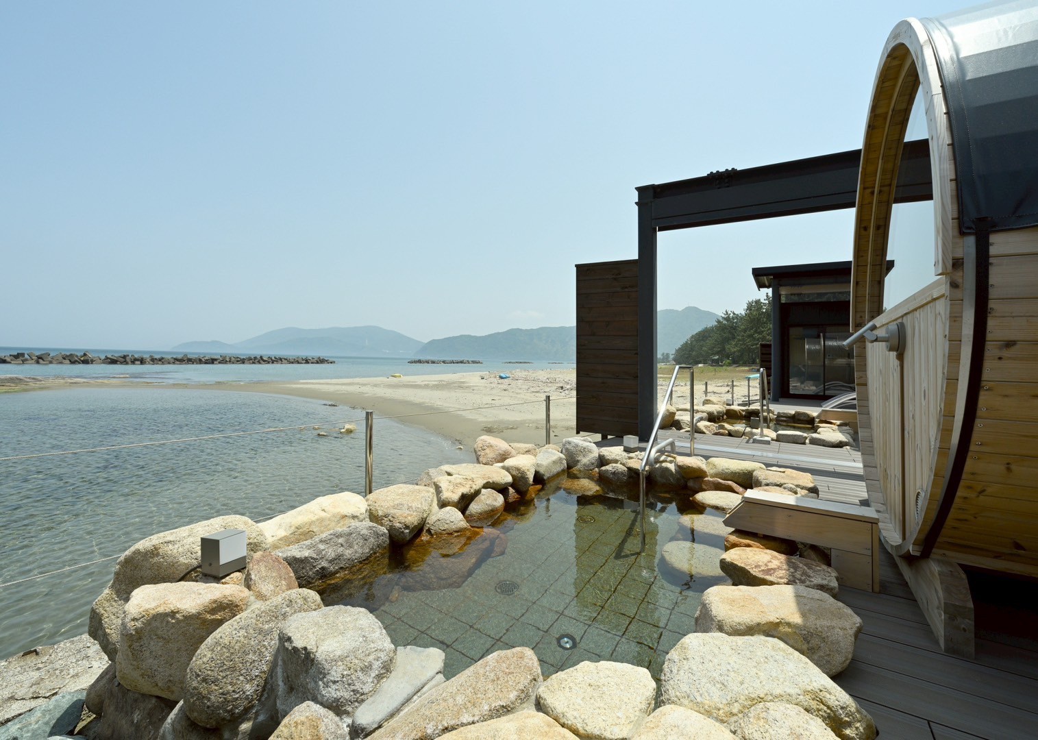 バレルサウナ露天岩風呂付客室・露天岩風呂