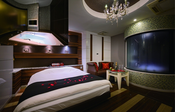 喫煙OK。EAST館（約25〜35㎡　ランダム選択）※約50㎡にランクにアップ可能　※１室料金