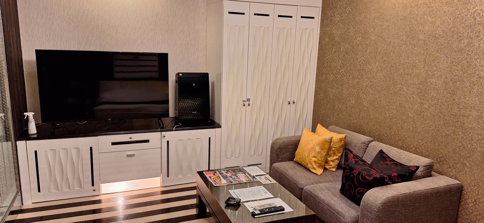 客室アンドロイドTV　50インチ以上　EAST館　702室