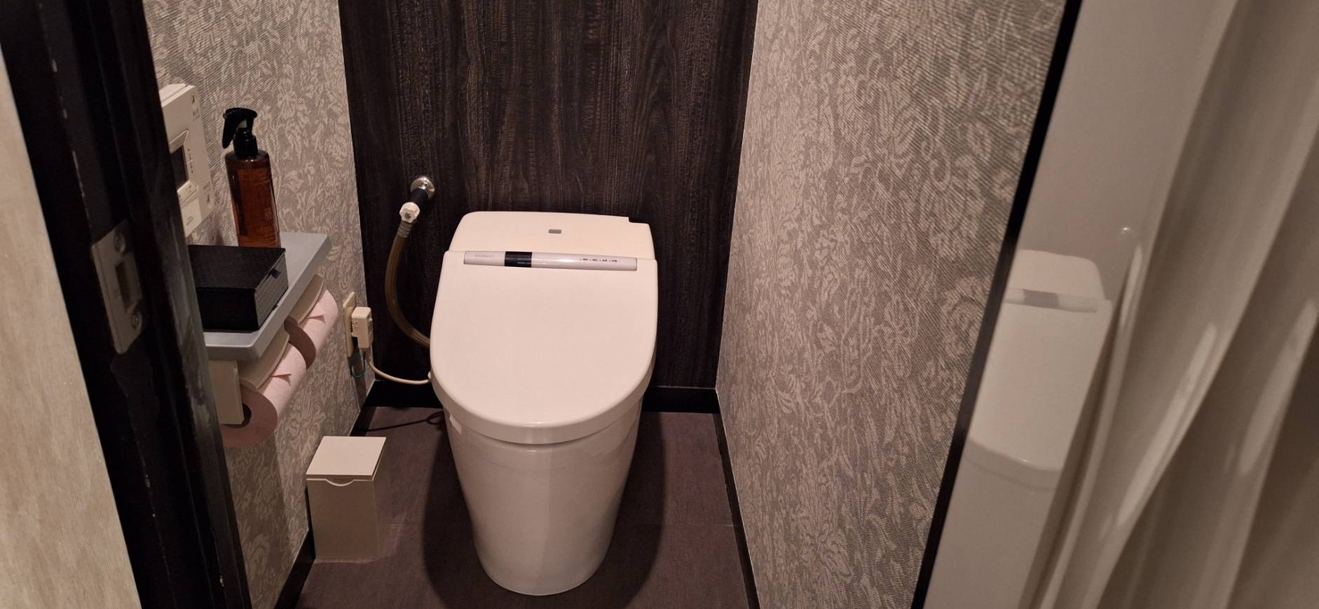 客室トイレ　EAST館　702室