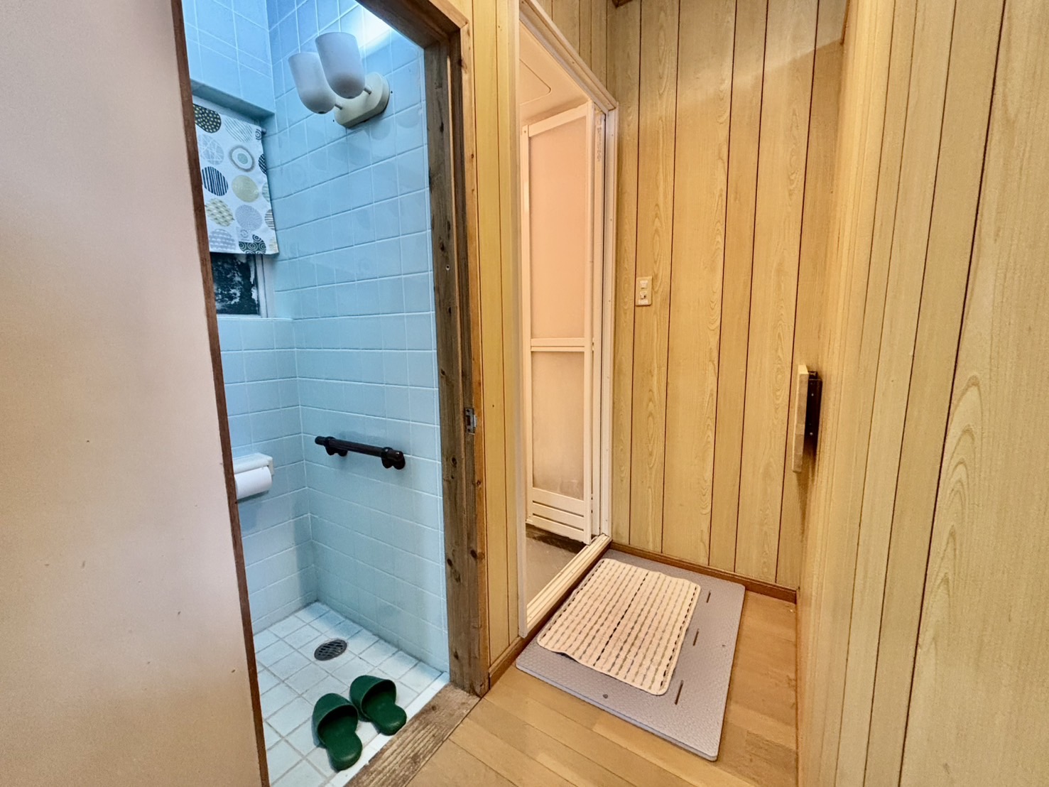 シャワールーム