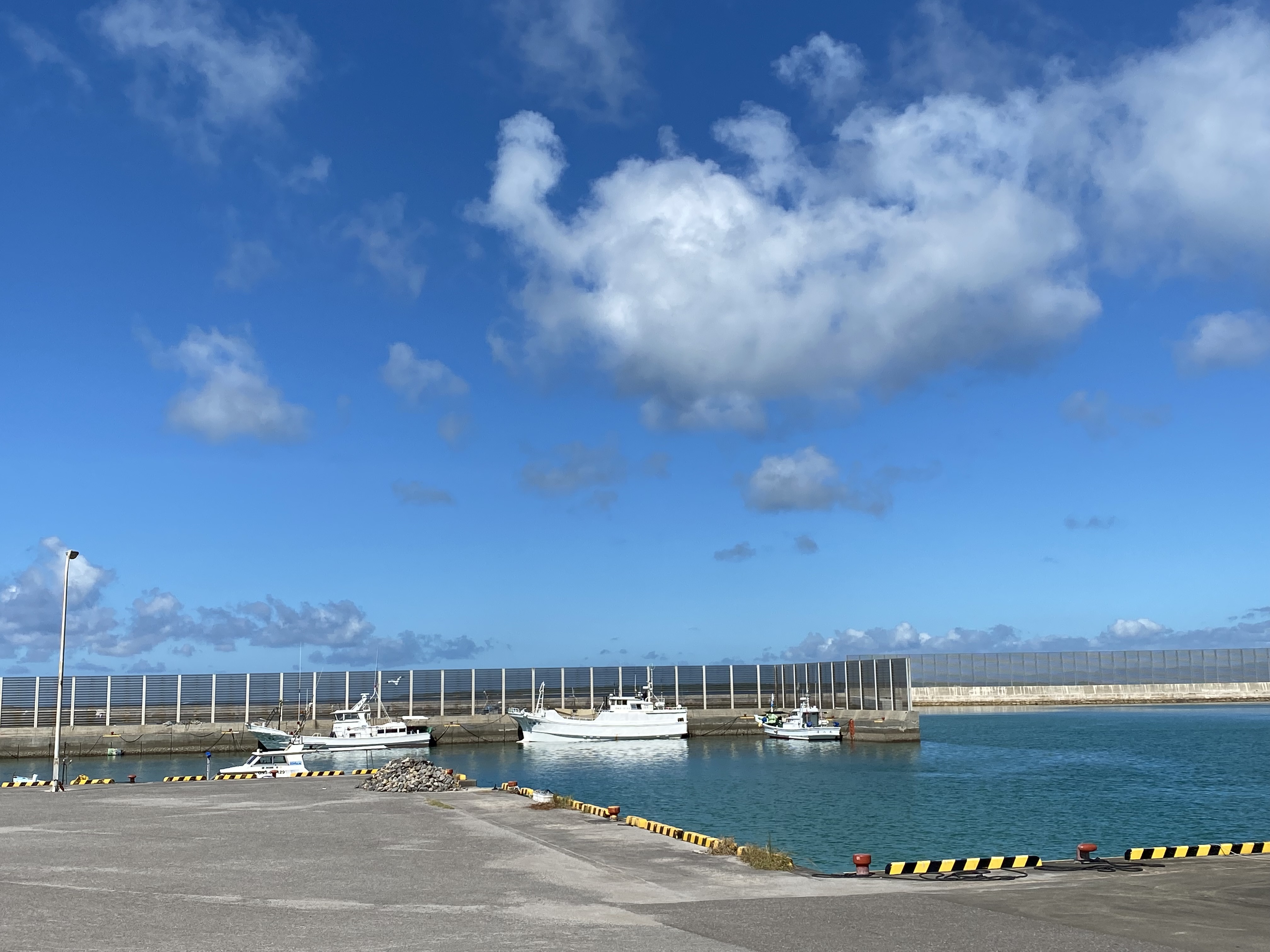 石垣漁港：210m（徒歩約3分）