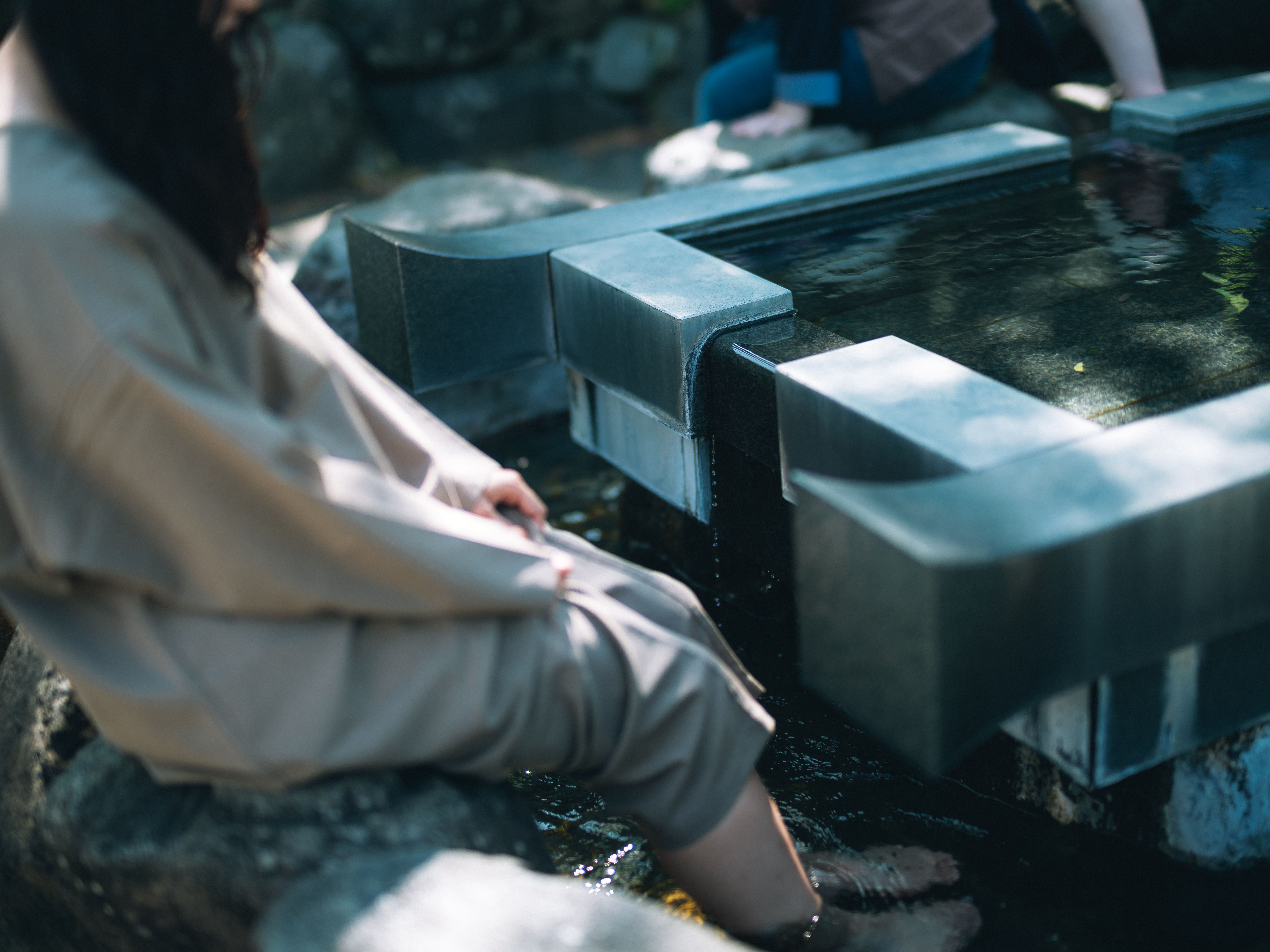 【足湯】川沿いの手湯足湯で癒しのひととき