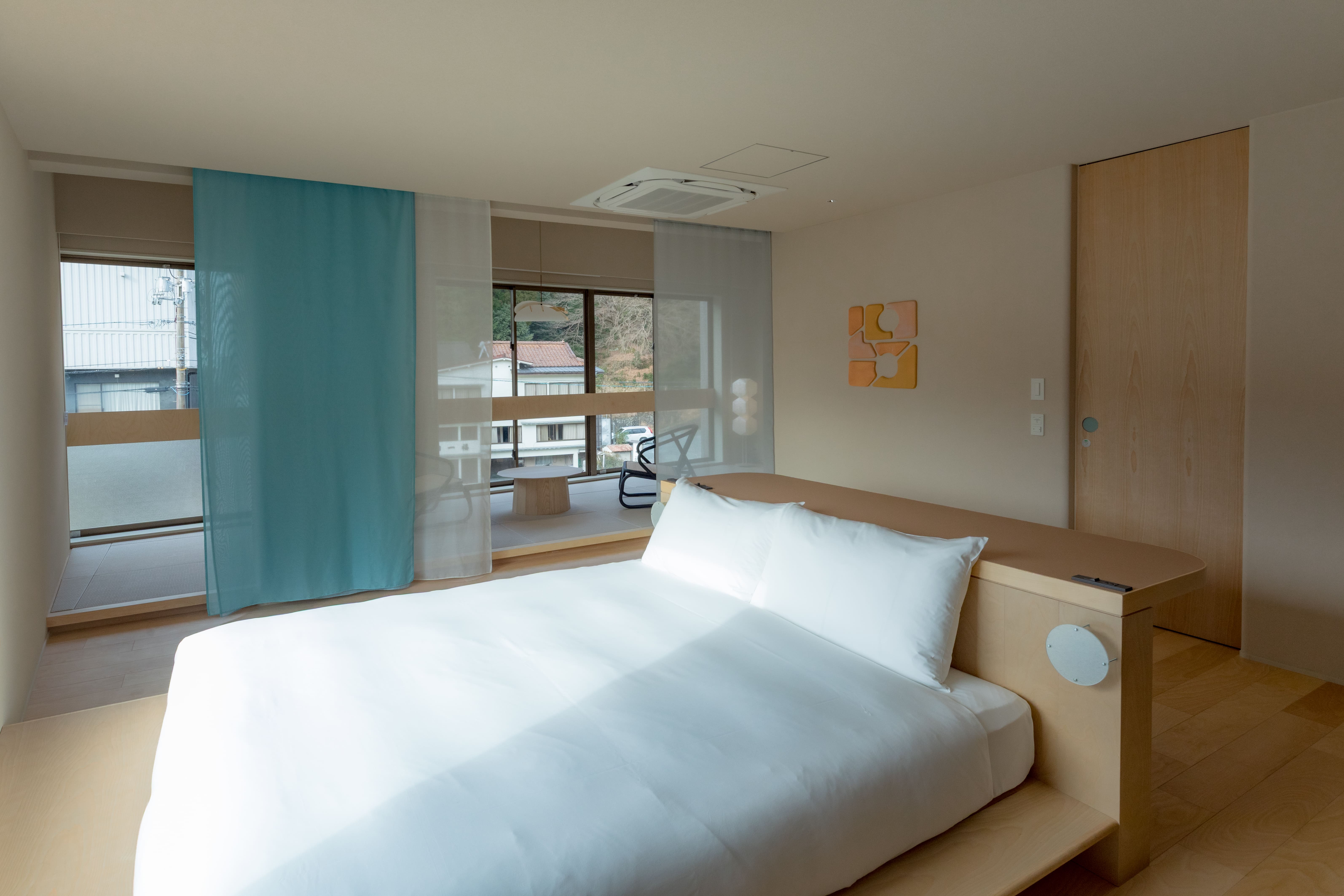 【リバービュースイート】54㎡/ キングベッド1台　開放的な景色と広さに満たされる贅沢なひととき