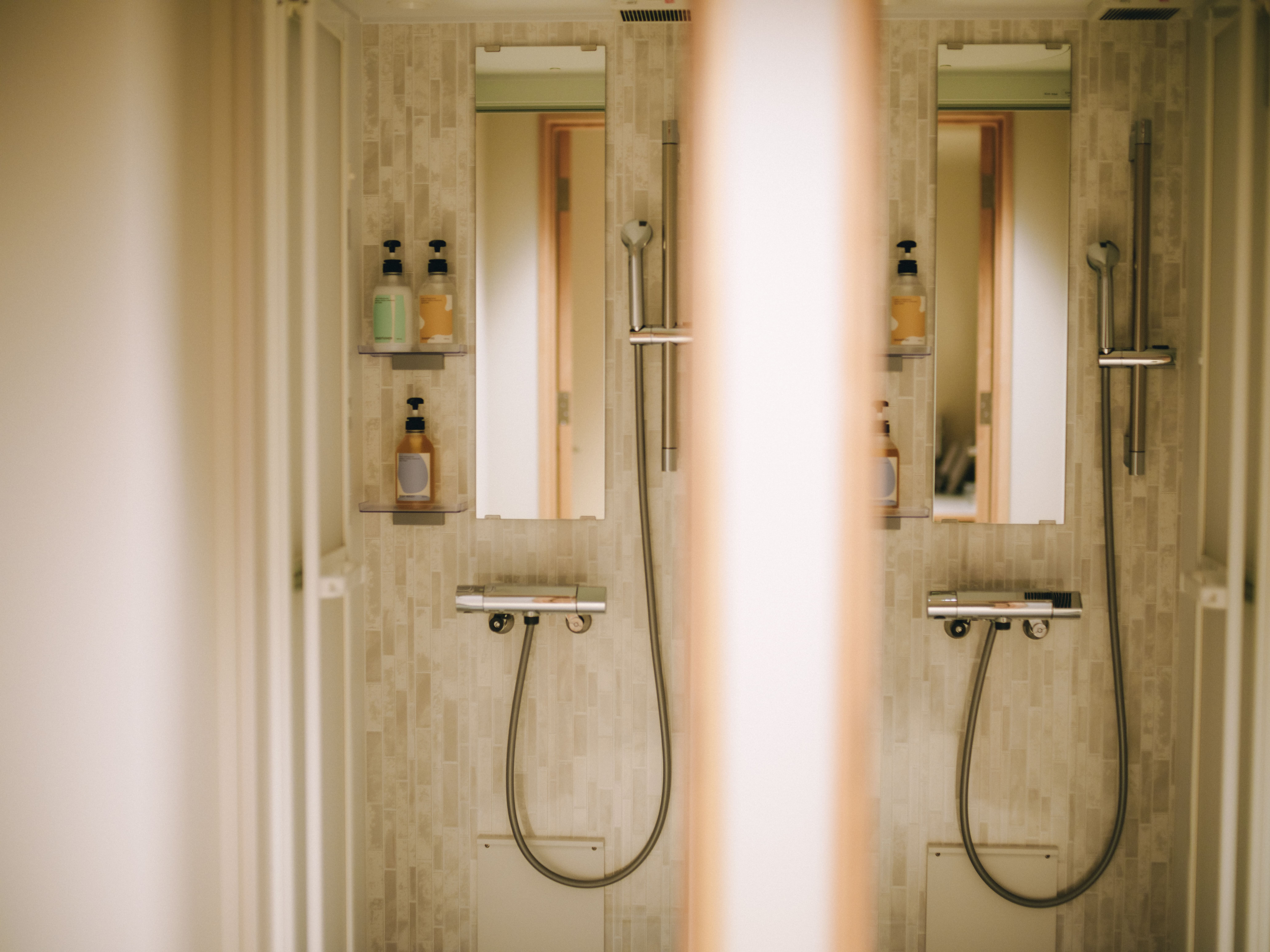 【ボックスシングル】共用シャワーブース　シンプルで快適、共有シャワー完備