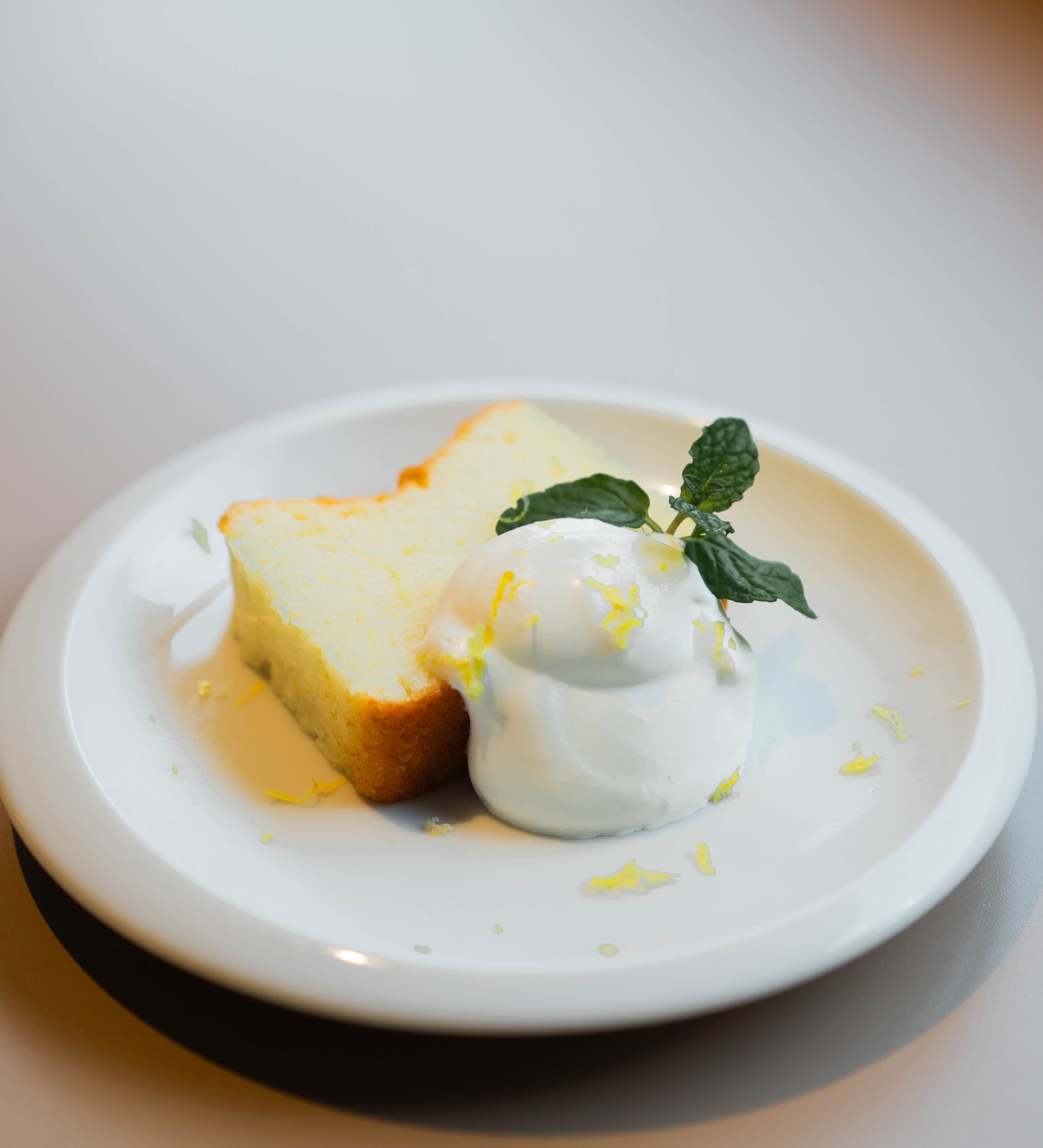 【カフェ】そぞろ歩きの合間に、カフェで心地よいひとときを。