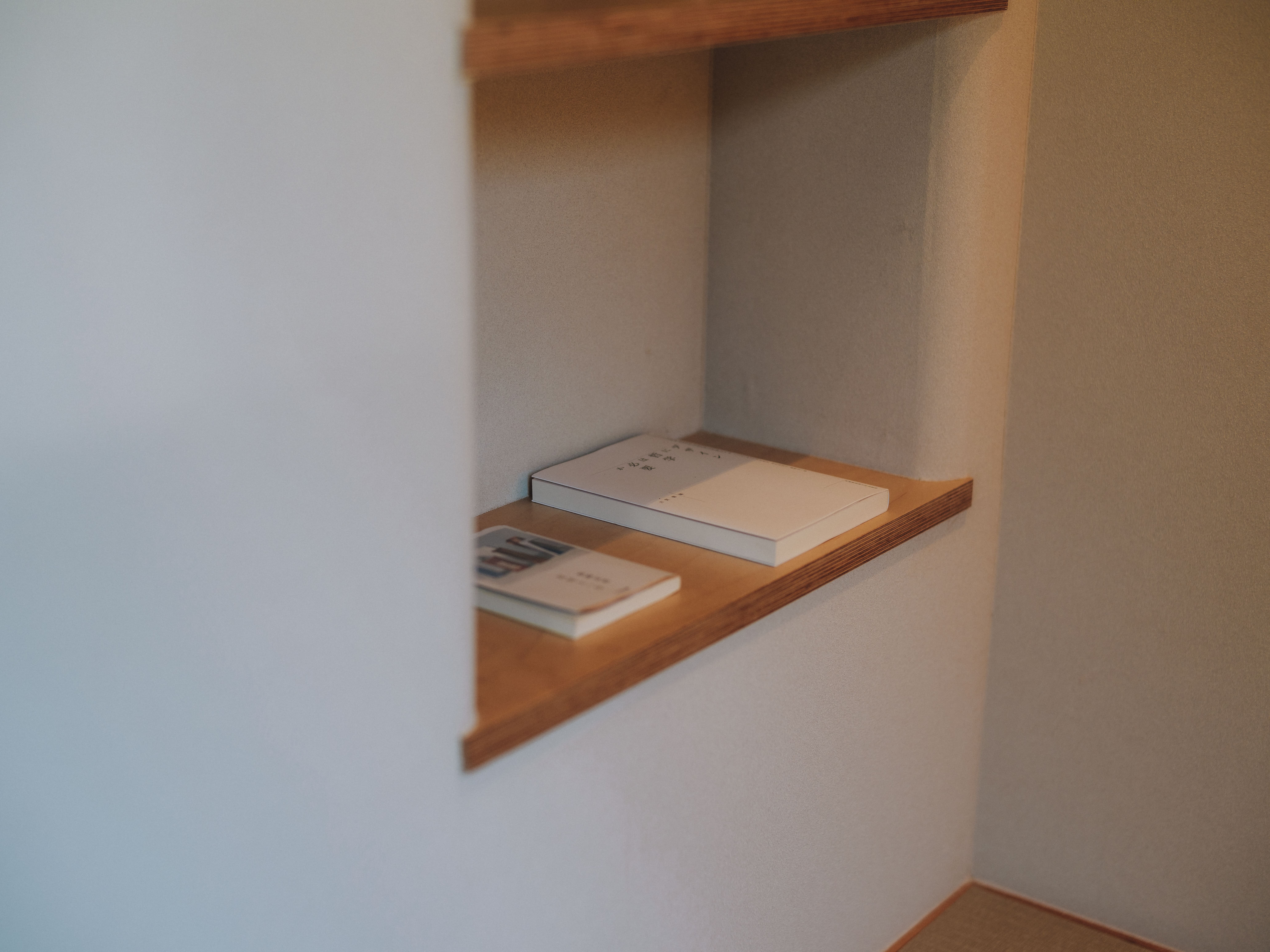 【客室アメニティ】滞在中の読書にぴったりな一冊をご用意