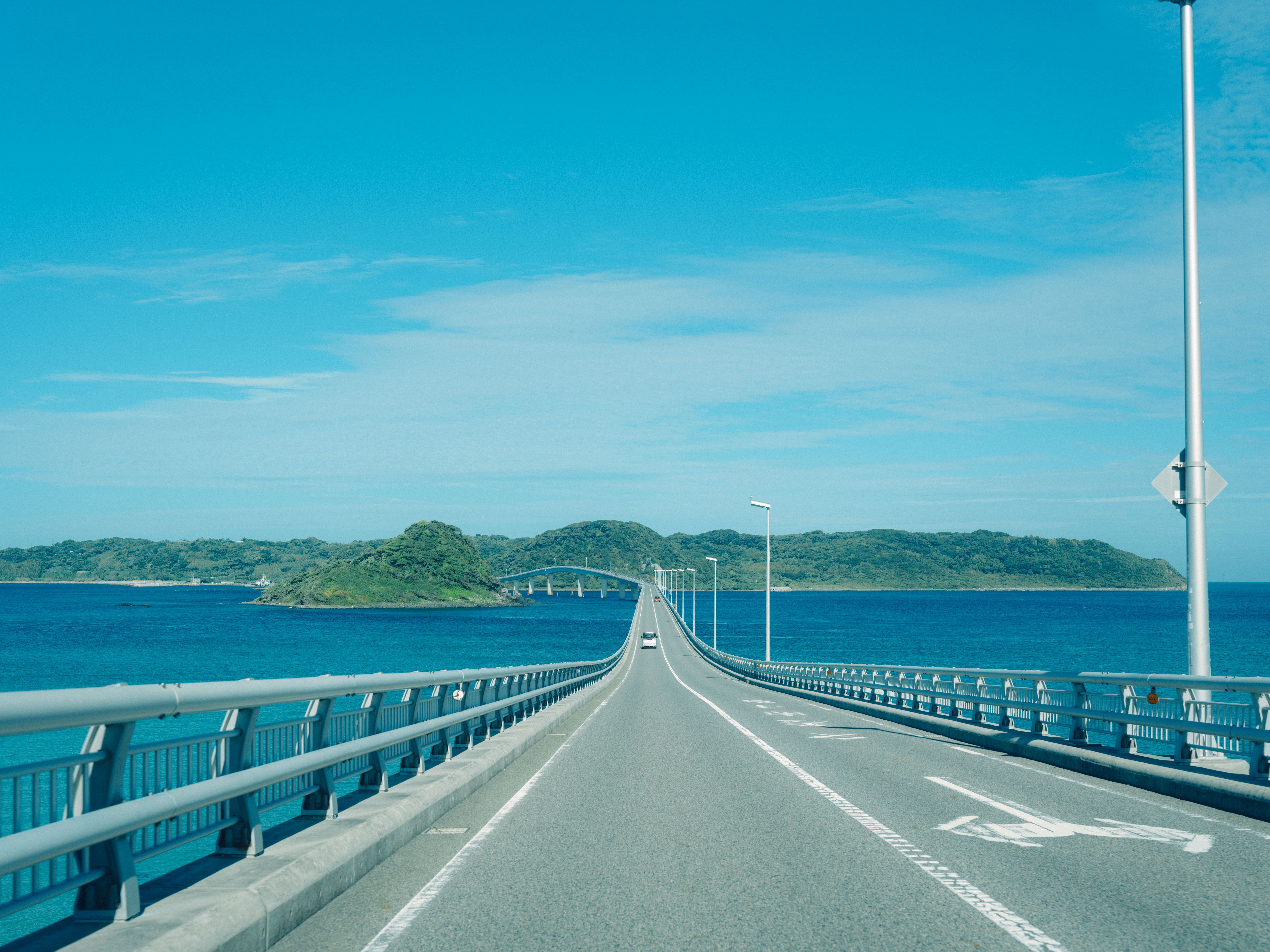 【角島大橋】青い海に架かる絶景の角島大橋