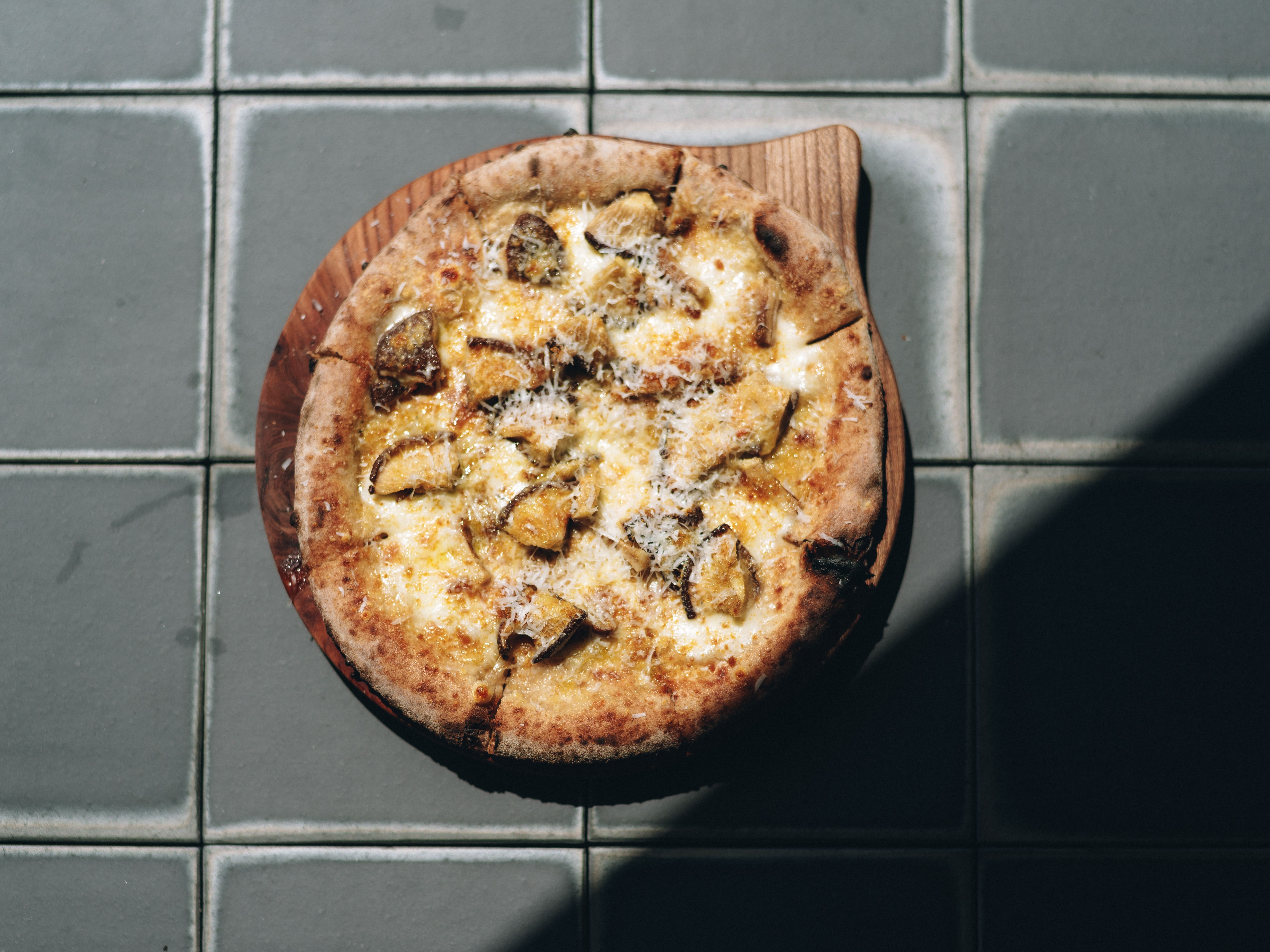 【ディナー】旬の食材を使った、季節ごとのピザ