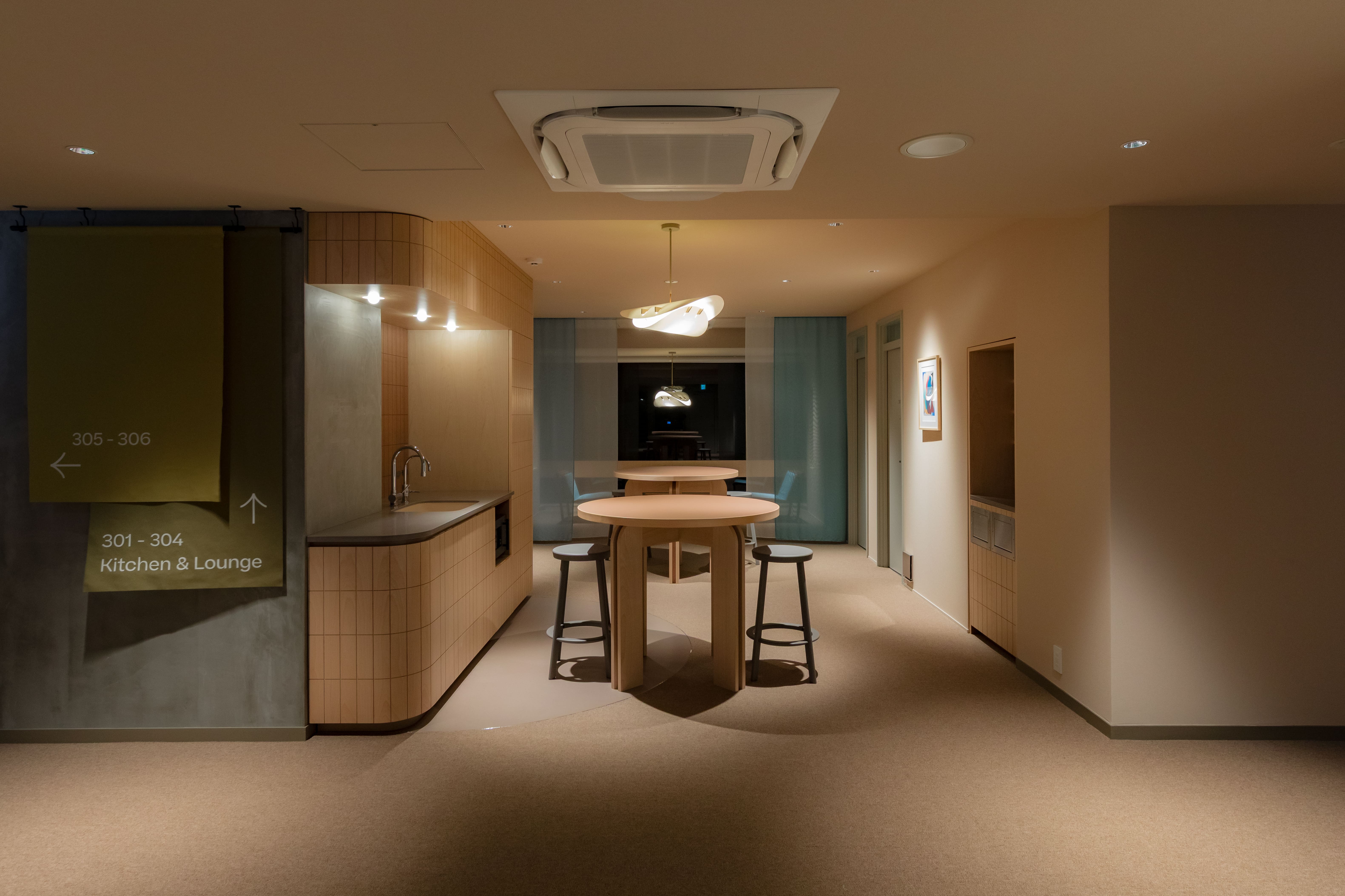 【ボックスシングル】共用ラウンジスペース　思いがけない出会いが生まれる空間