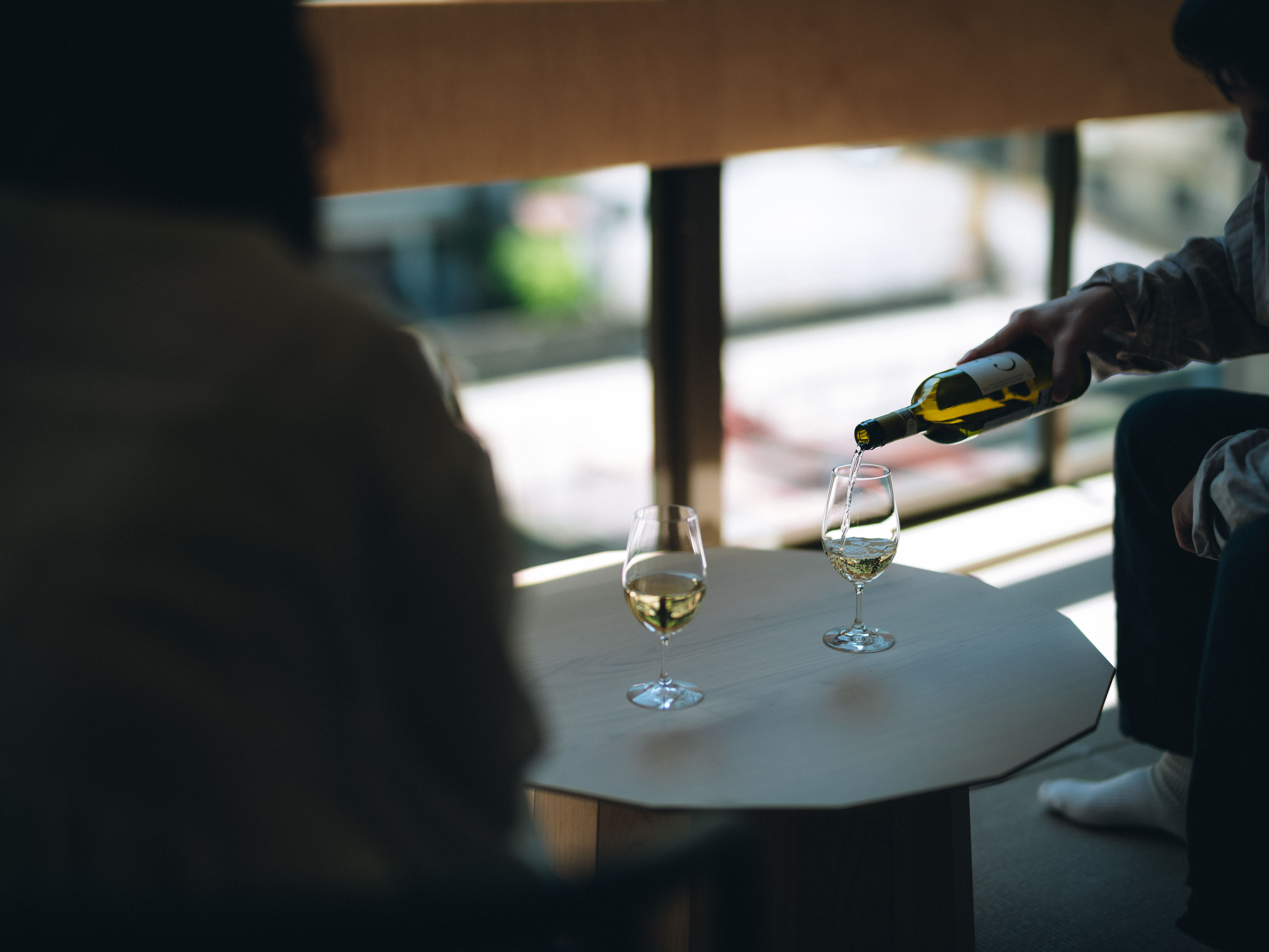 【客室のたしなみ】音信川を眺めながらくつろげる小上がり