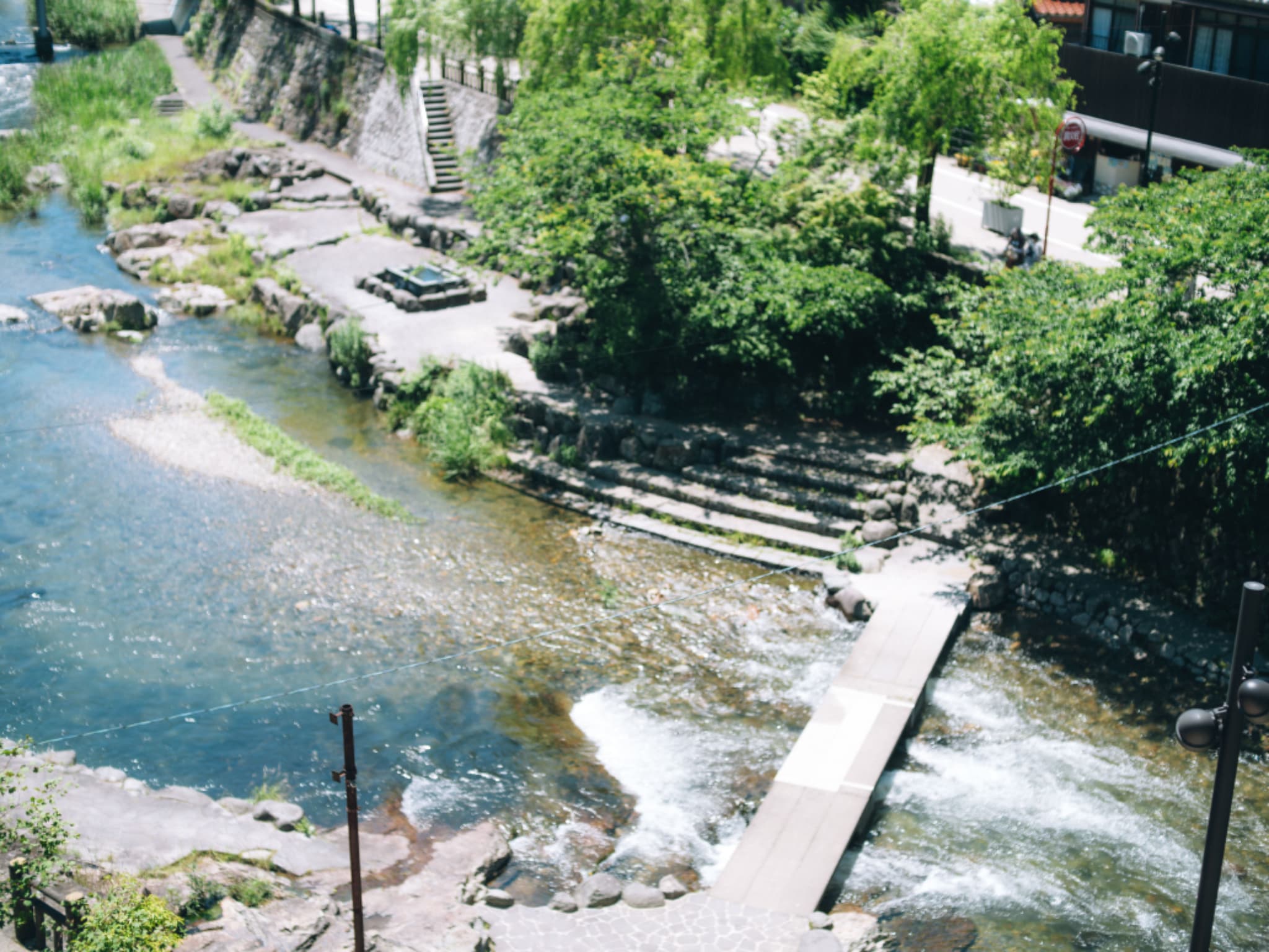 【客室からの眺望】音信川を一望できる客室