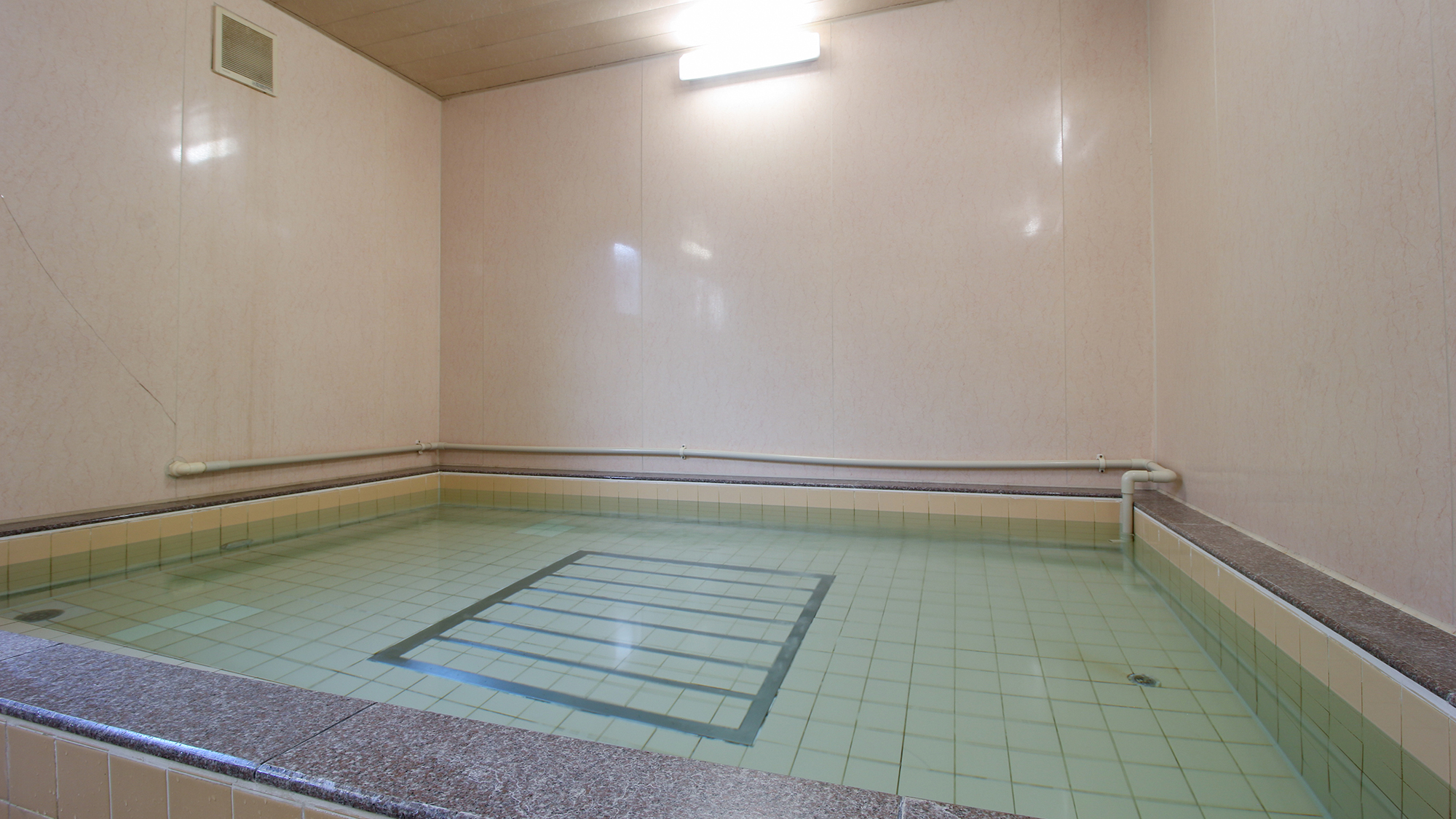 #本館大浴場　男女交代でのご入浴になりますので、ご利用時間はご確認ください