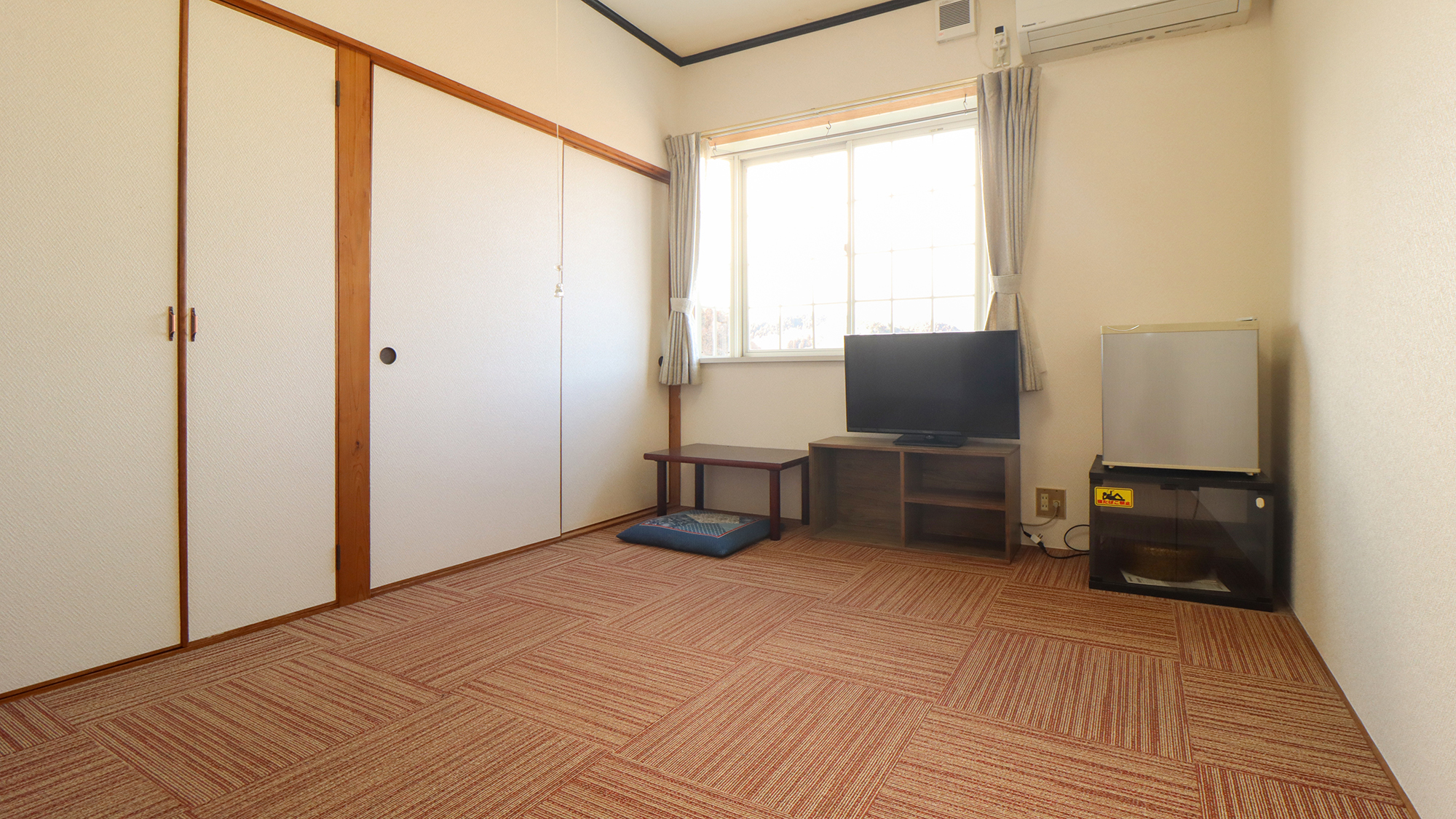 #本館6畳 バストイレ別となっておりますのでご注意ください