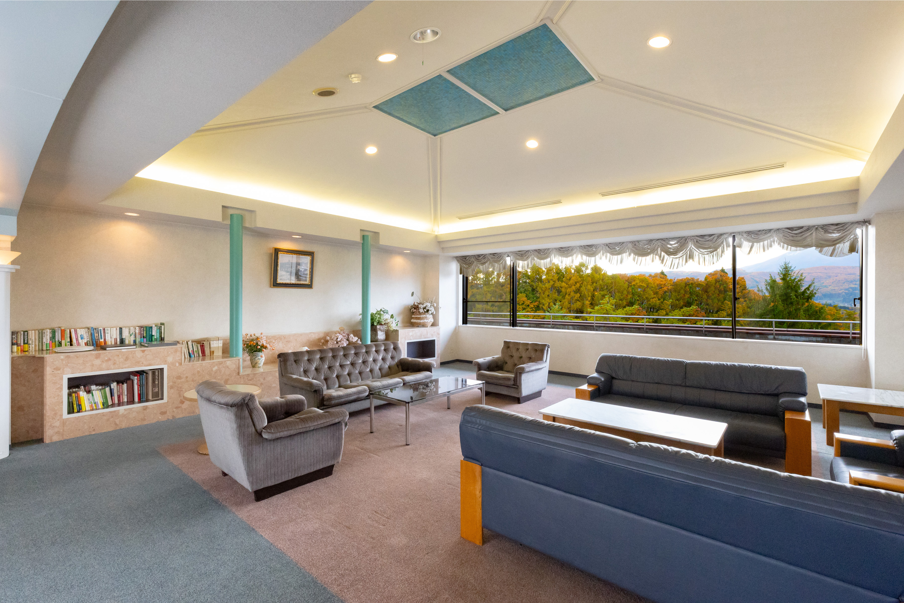 ホテルラウンジ