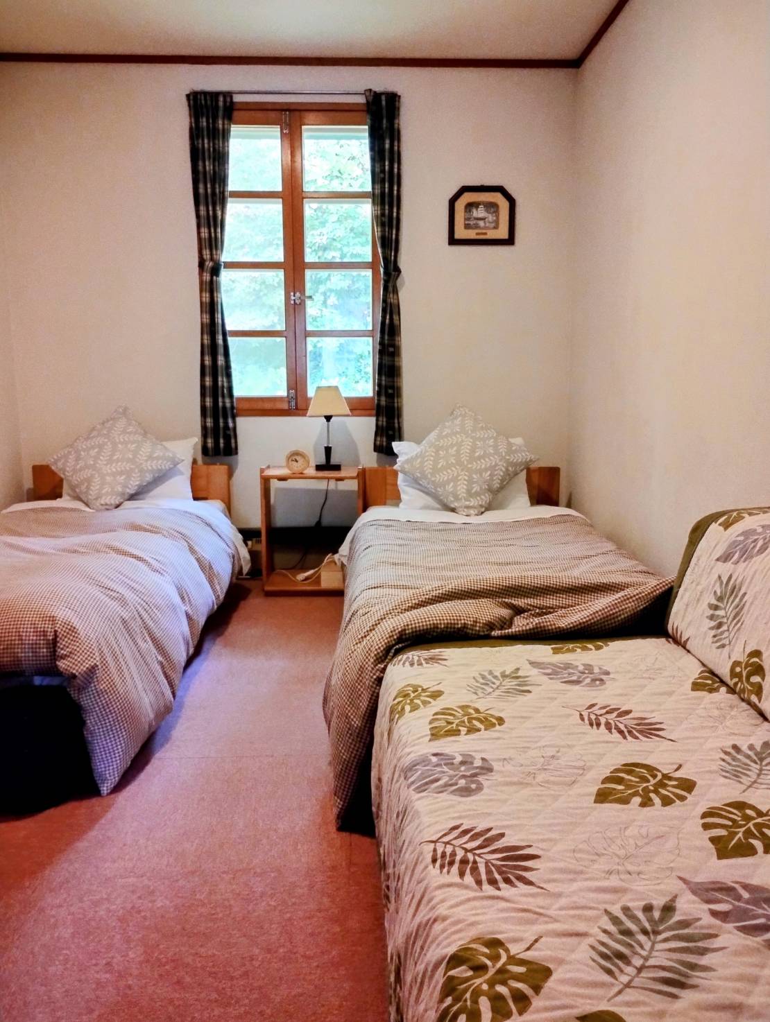 【禁煙】洋室ツイン・タイプC206／洗面化粧台・トイレ付き