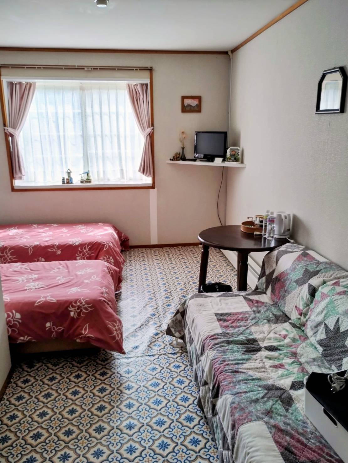 【禁煙】洋室ツイン・タイプＢ208／洗面化粧台・トイレ付き