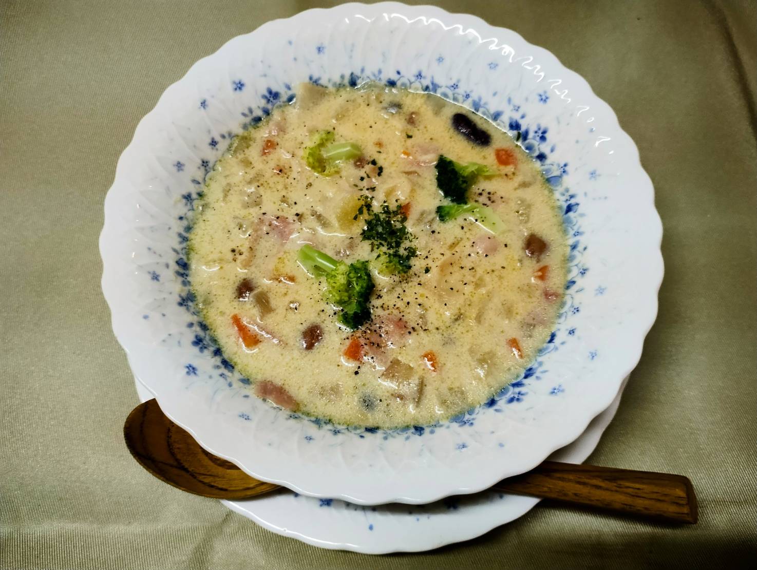 【選べる朝食】コロボックル自慢の『野菜たっぷり豆乳スープ』