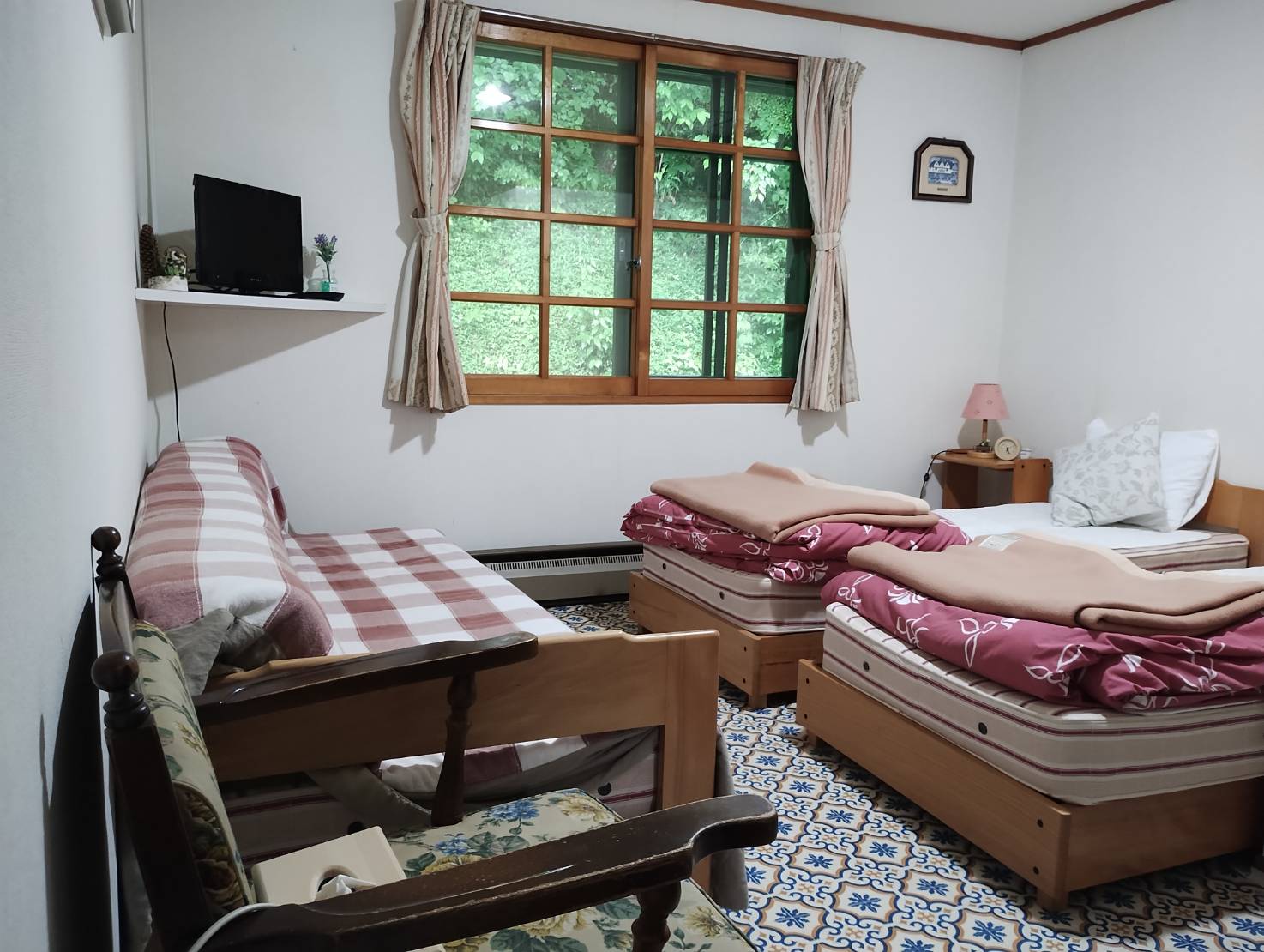 【禁煙】洋室ツイン・タイプＢ208／洗面化粧台・トイレ付き