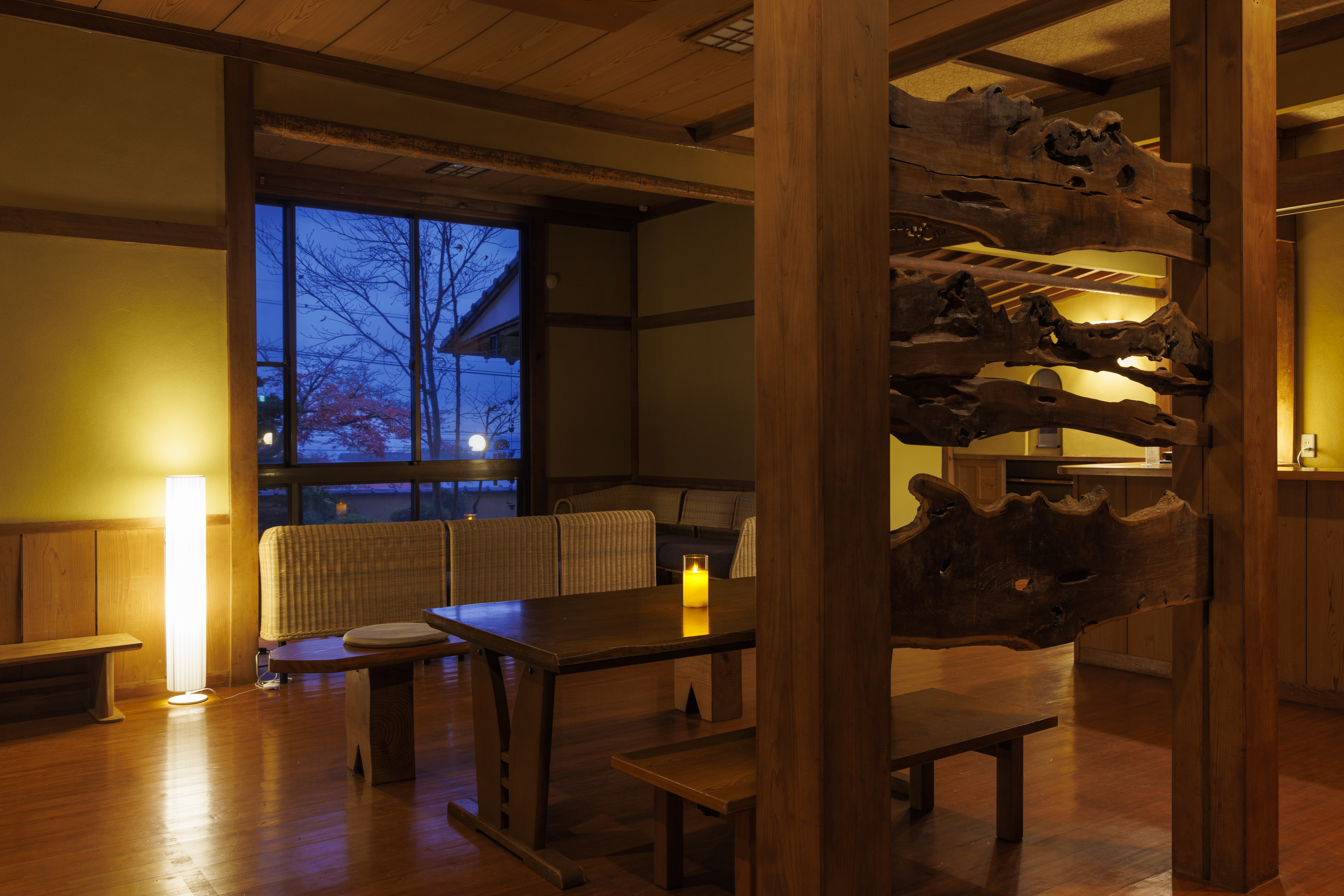 ロビー（早朝のイメージ）