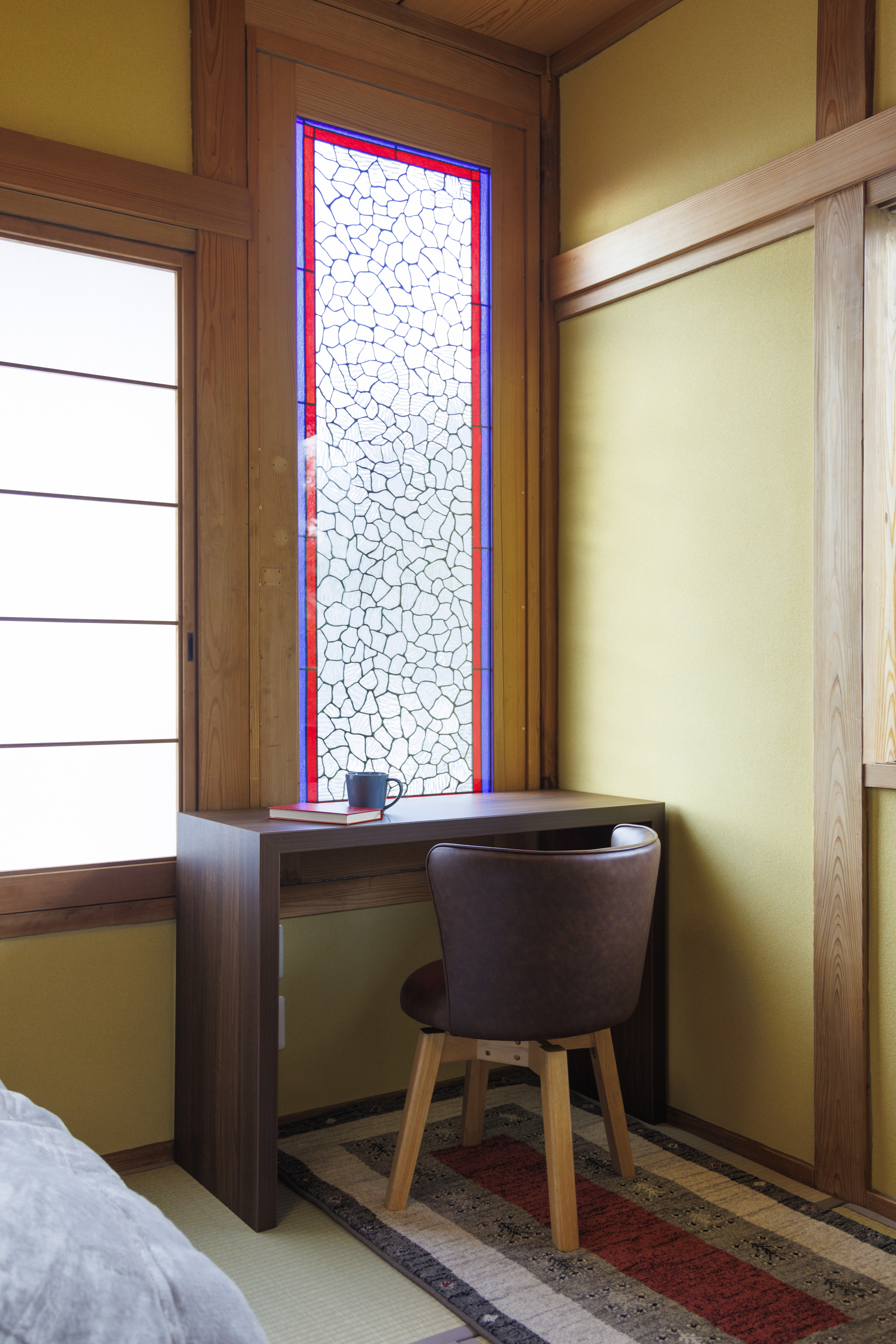 欅の間（Keyaki,ベッドタイプ)　ステンドグラス