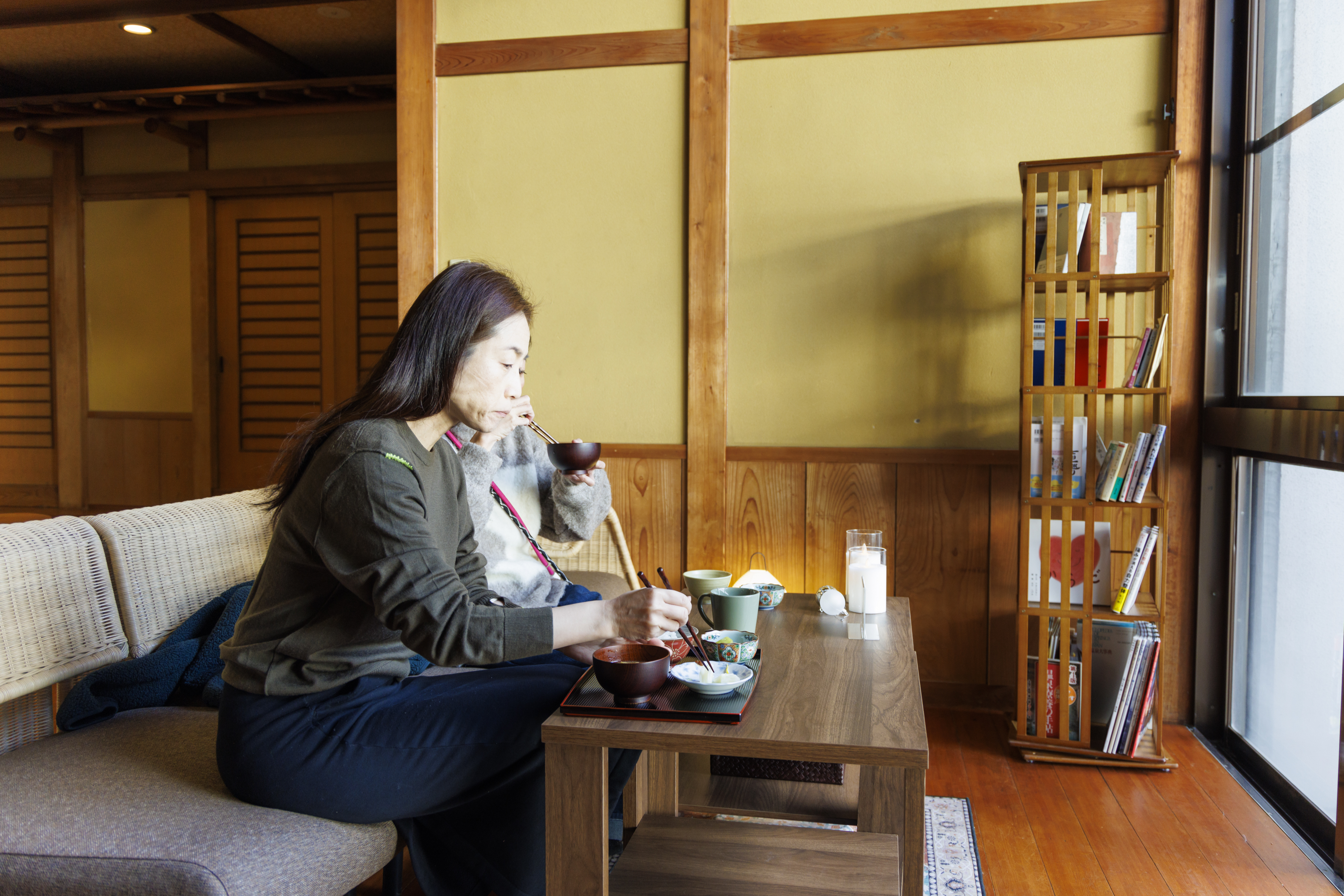 ロビーソファエリア（朝のイメージ）