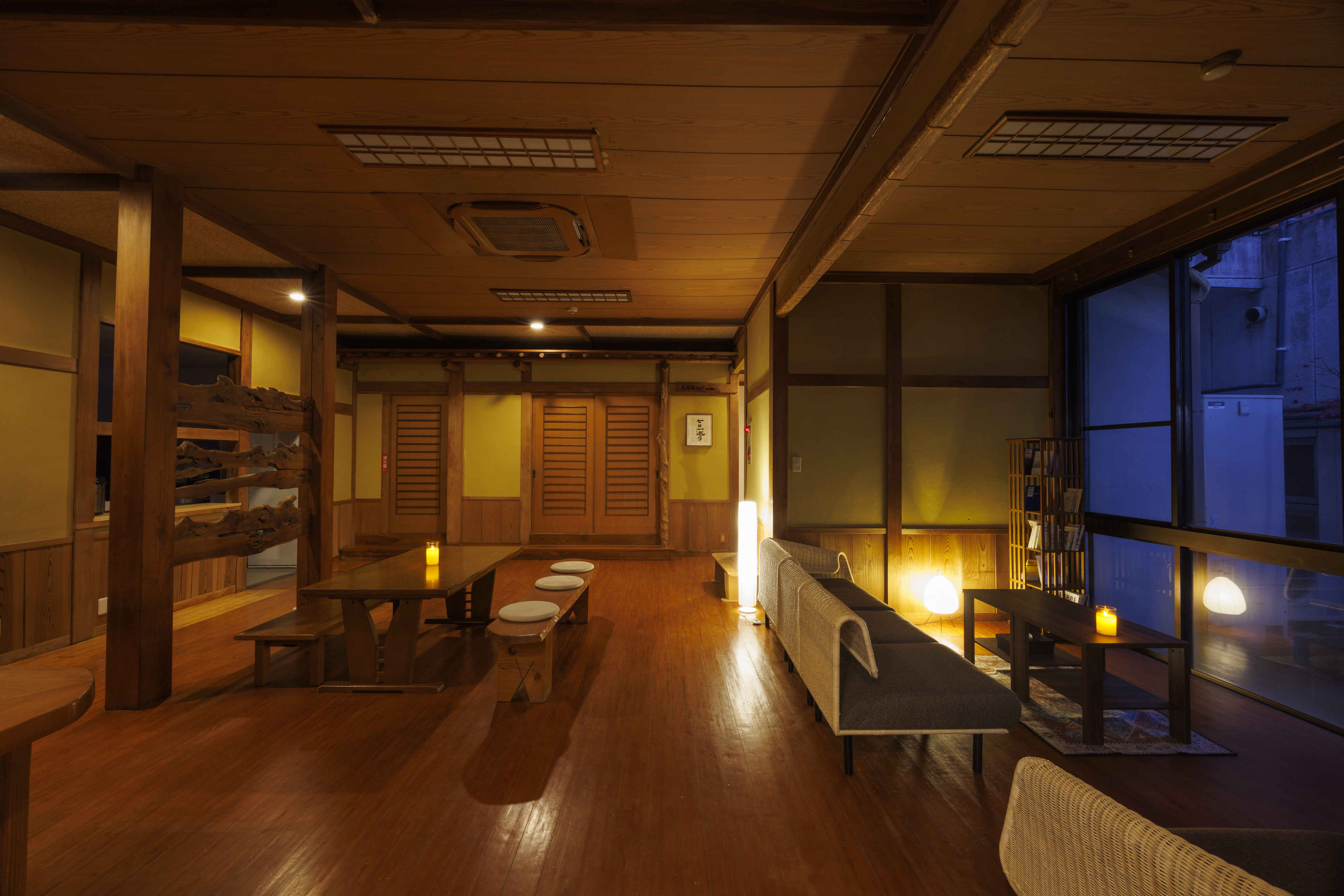 ロビー（夜のイメージ）