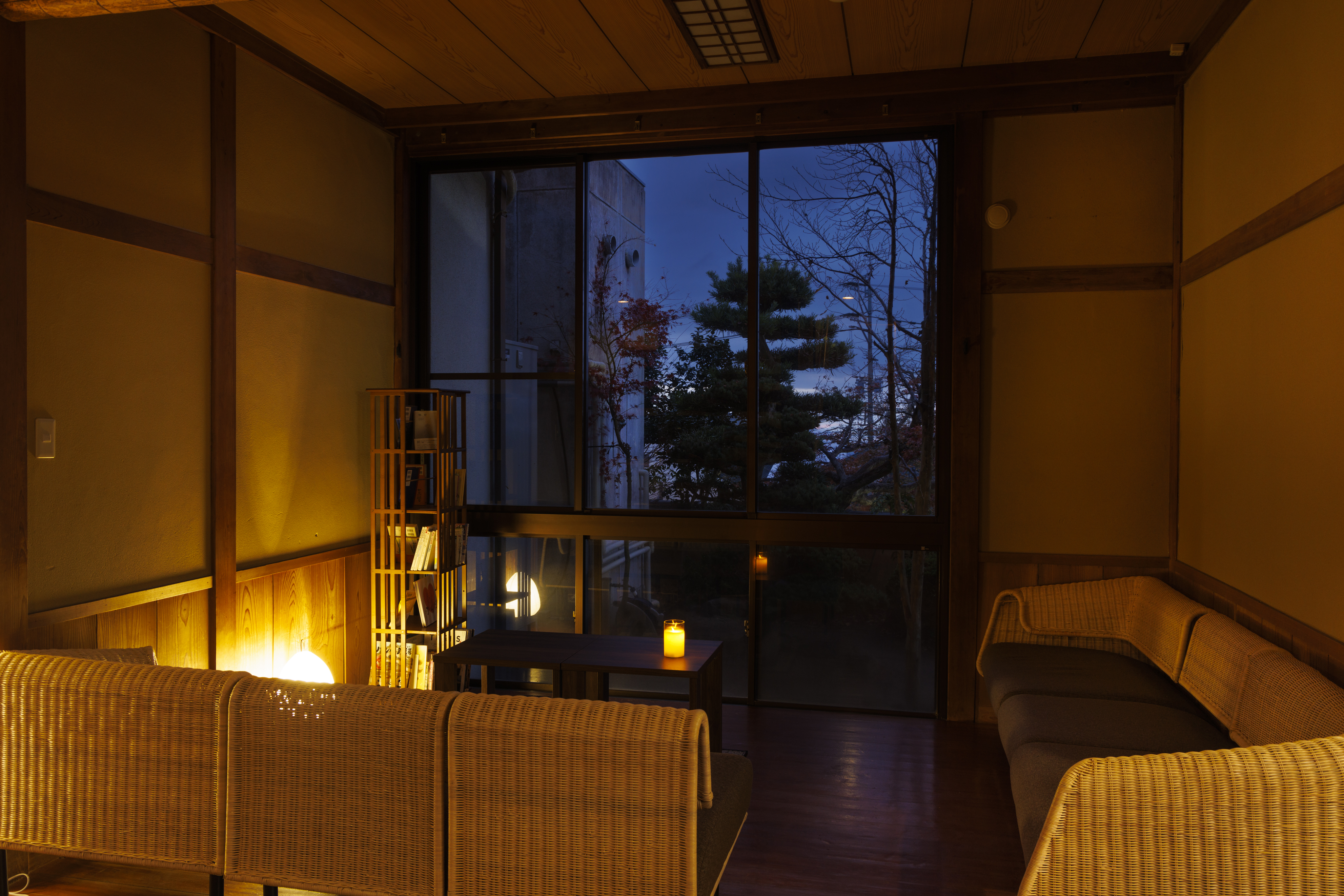 ロビー（夜のイメージ）