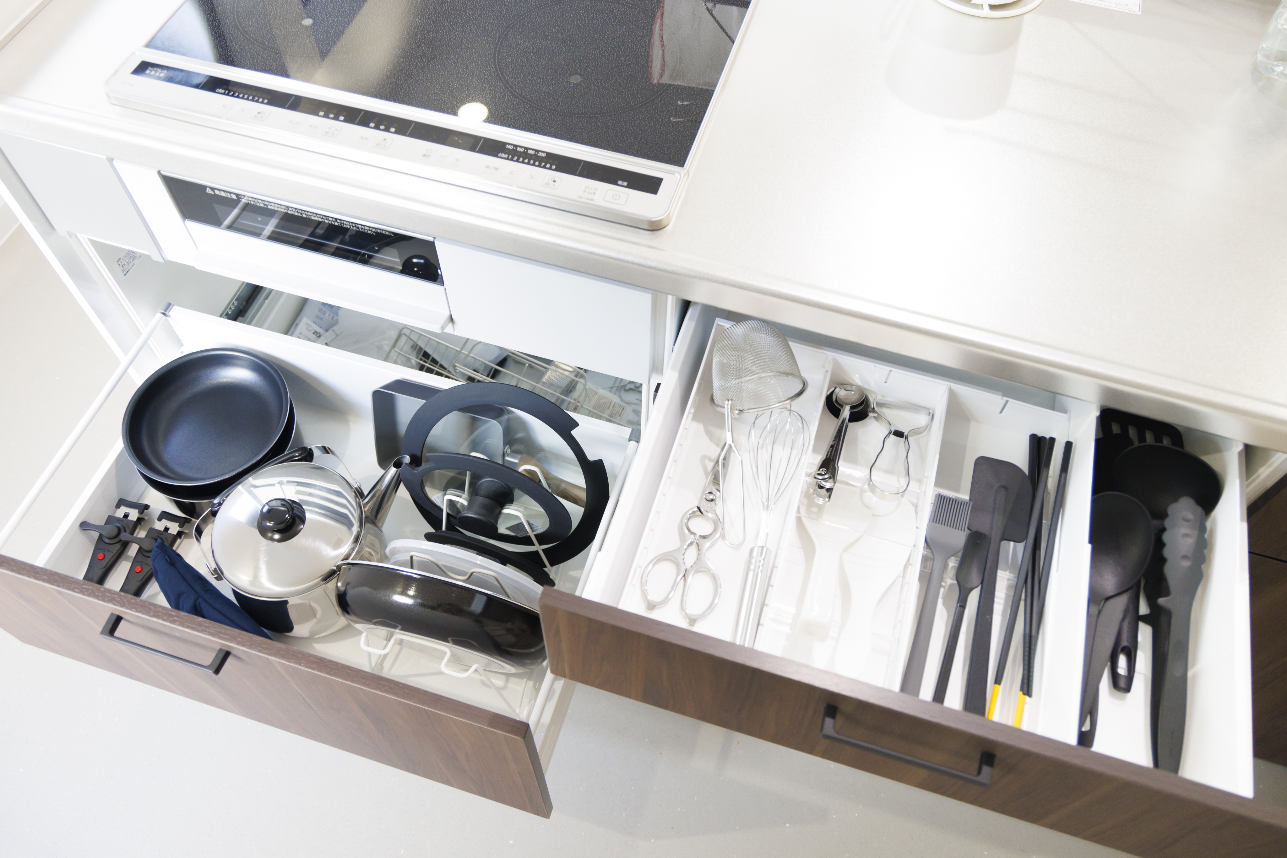 自炊室（キッチン）調理器具・カトラリー・家電