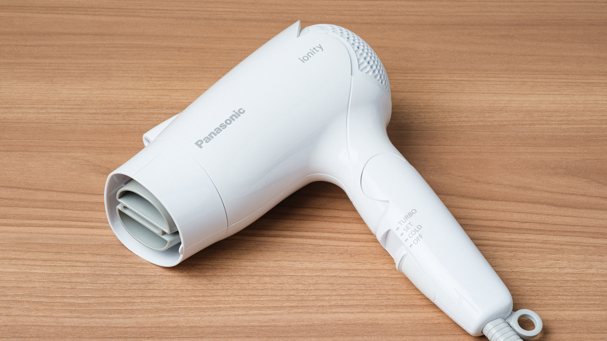 ・【ドライヤー】洗髪後やヘアセットには欠かせません