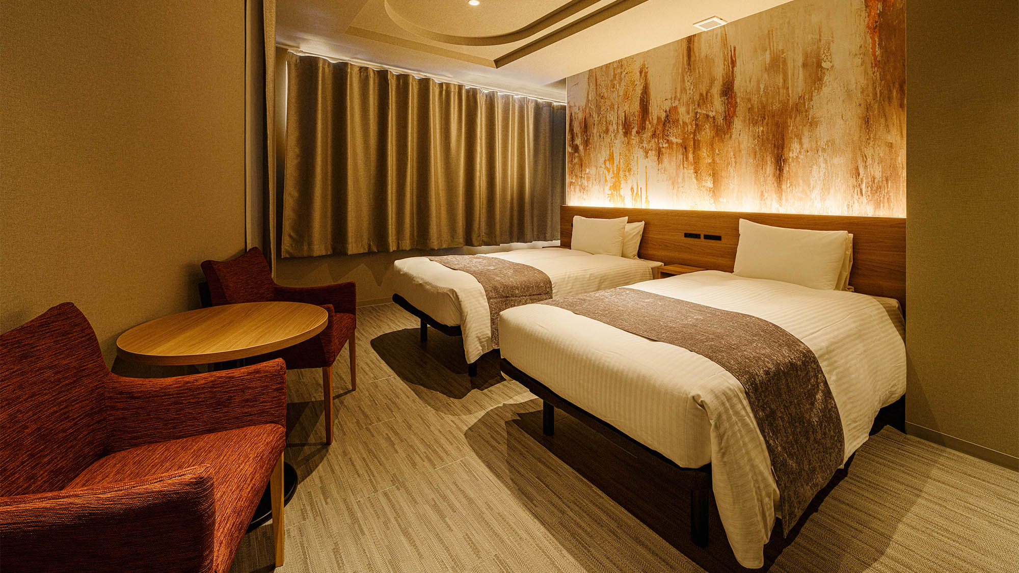 ・【スーペリアツイン】シーティングエリアもあり全体的にゆとりのあるお部屋です