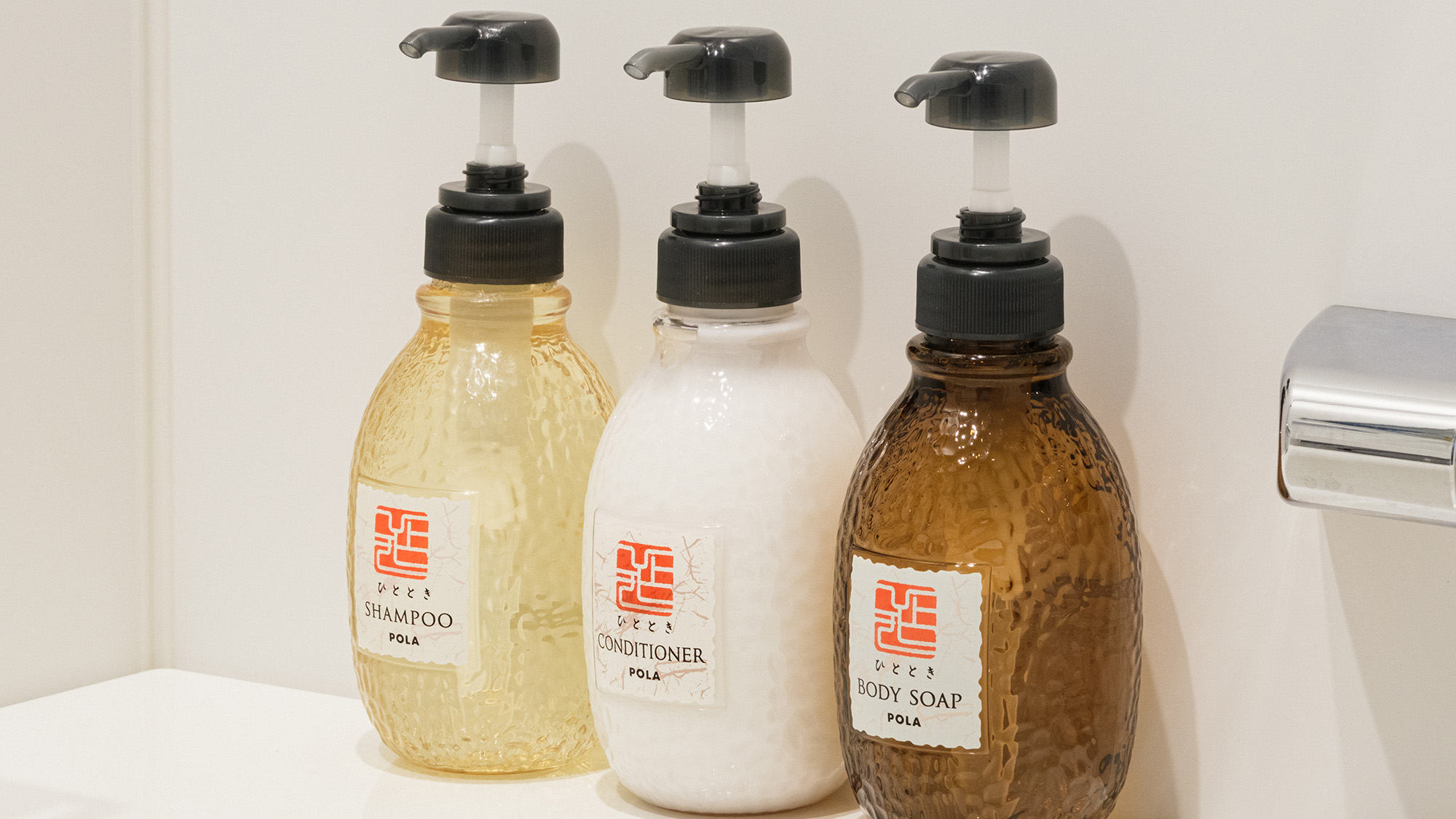 ・【アメニティ】バスルームにシャンプー、コンディショナー、ボディソープをご用意