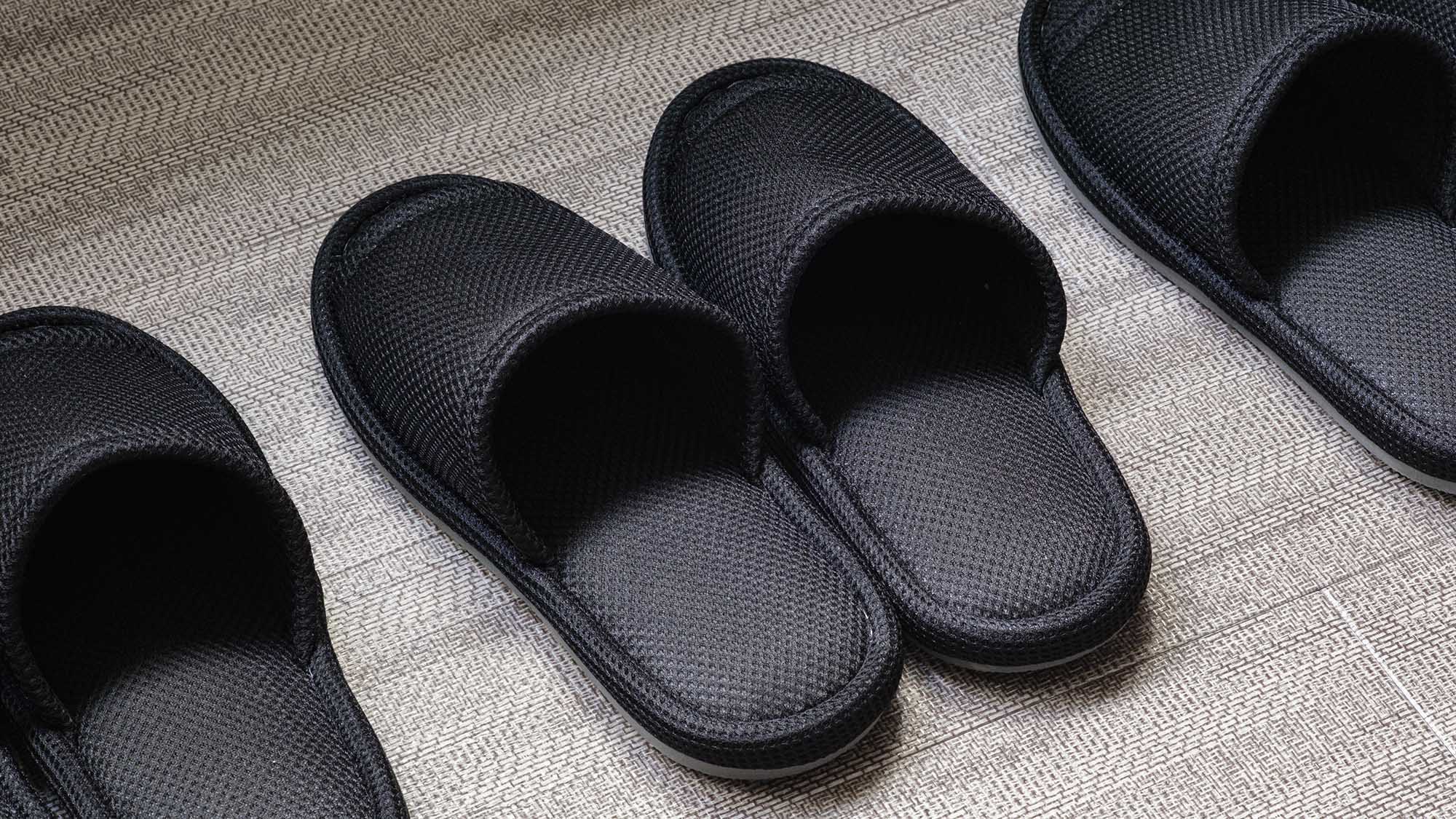 ・【アメニティ】室内のスリッパは厚みのあるものをご用意。ご自由にお使いください