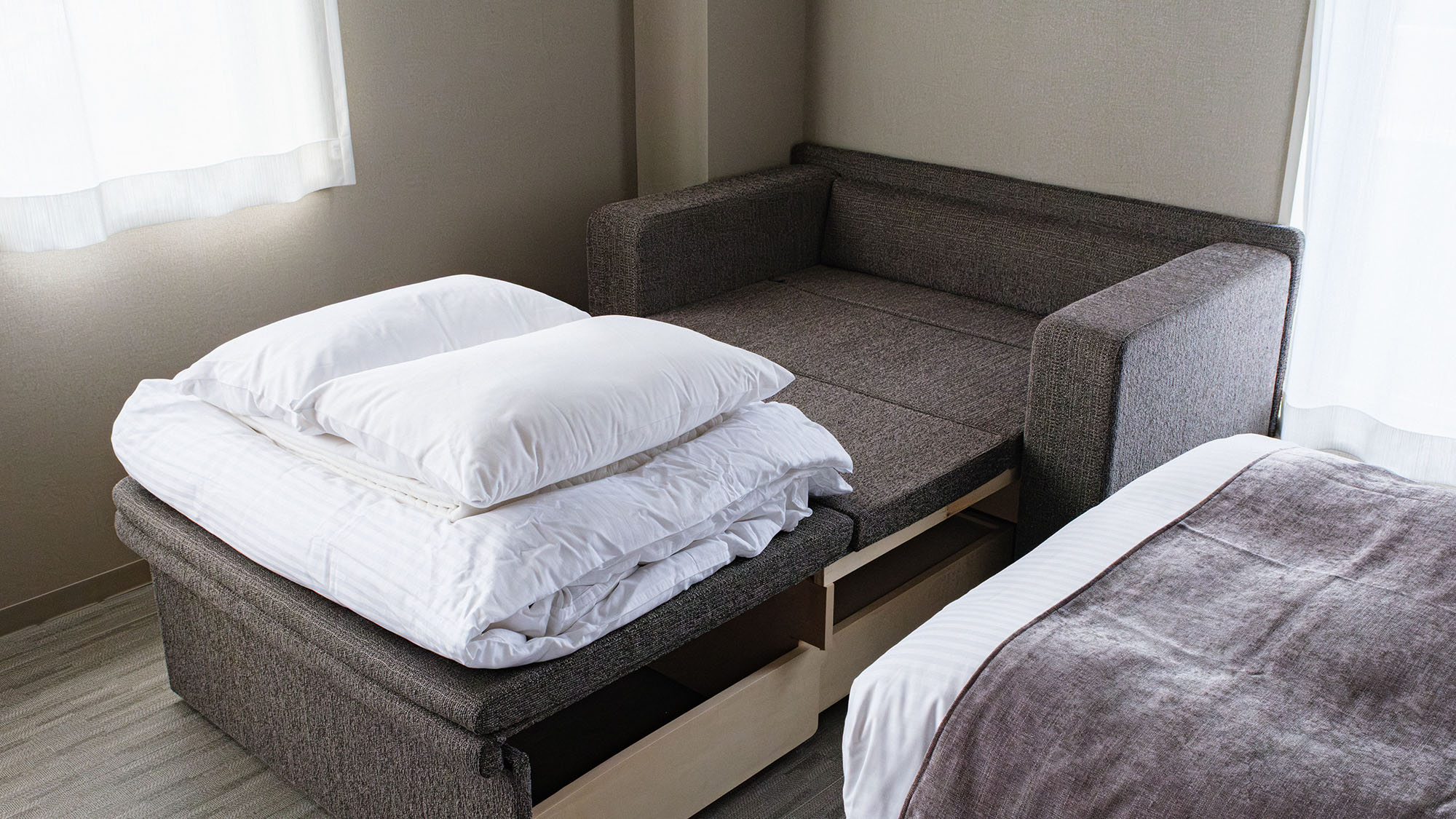 ・【ソファベッド】3名様でも快適にお泊りいただけるように配慮しました