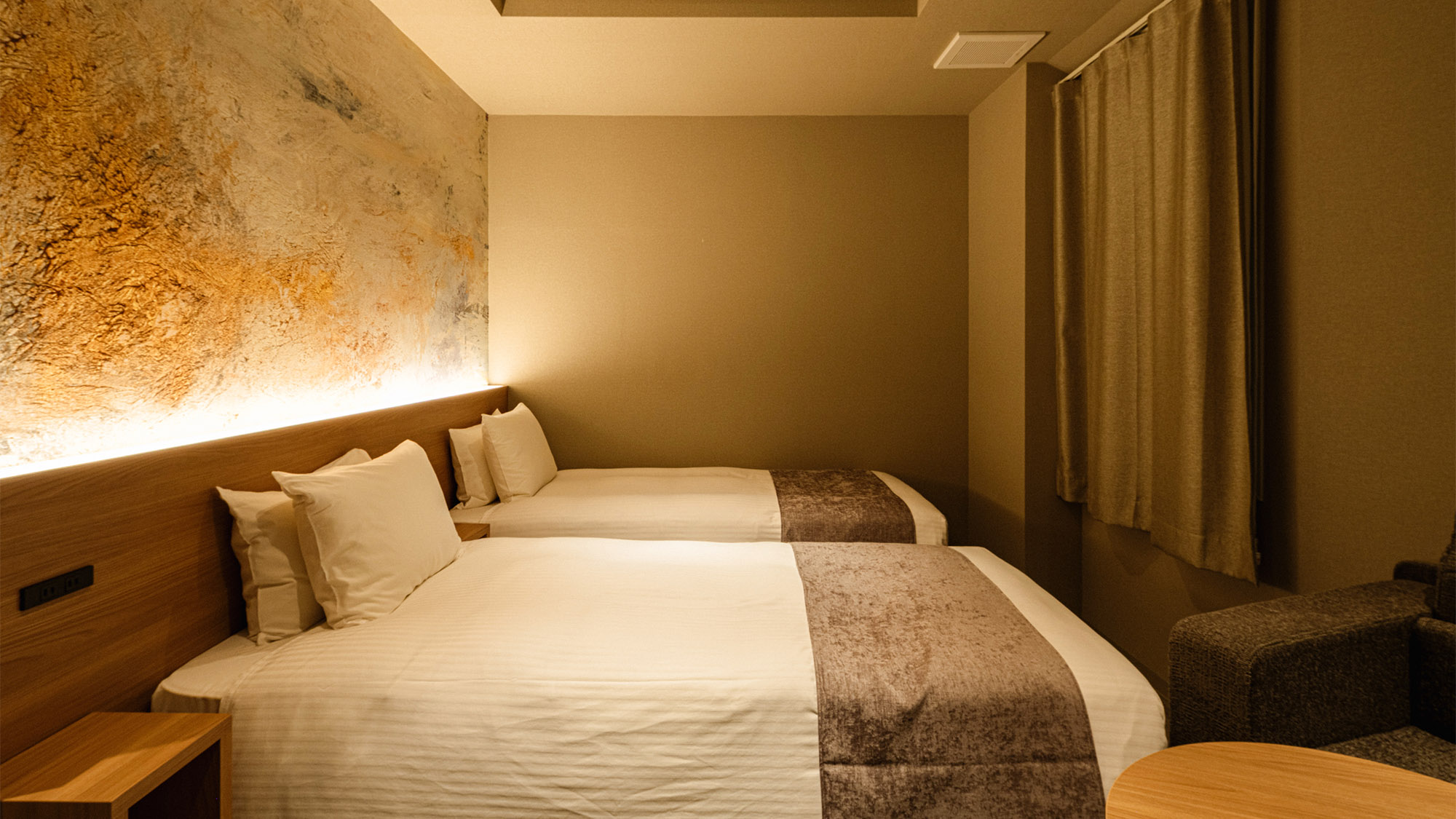 ・【スーペリアツインエキストラ】シックで落ち着いた雰囲気のインテリアです