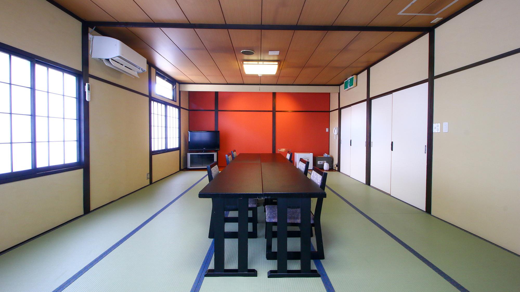 #和室　日帰り宴会や懇親会など、幅広いシーンでご利用いただける和室の大広間です