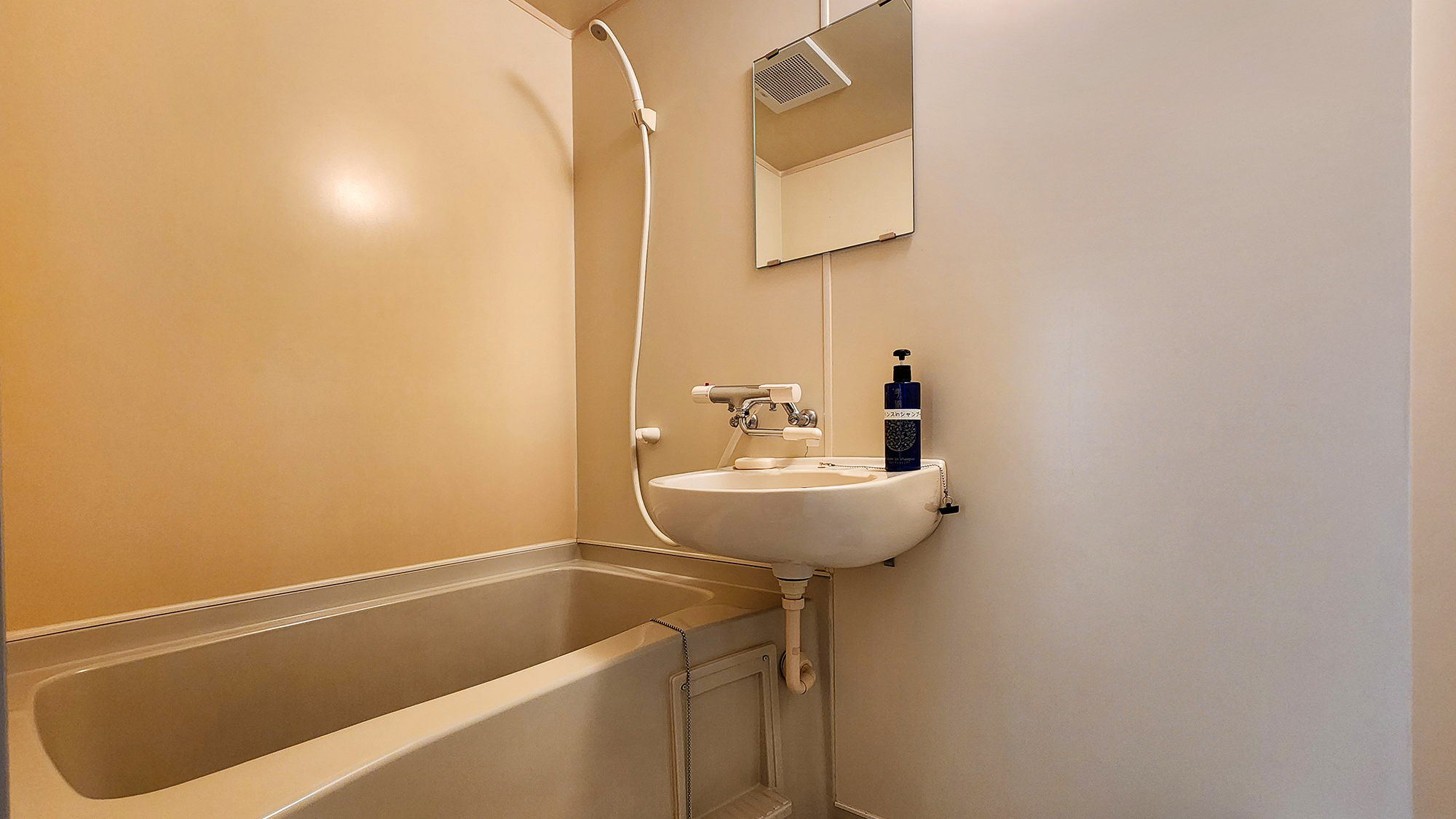 #10畳和室　ビジネス利用や短期滞在に便利なユニットバス付き