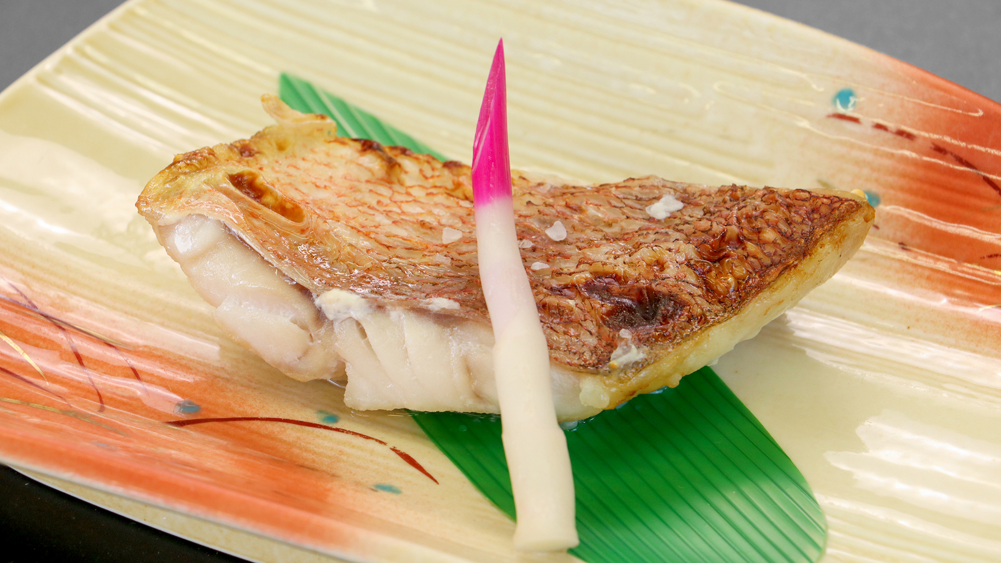 #夕食単品　脂ののった旬の魚を香ばしく焼き上げました