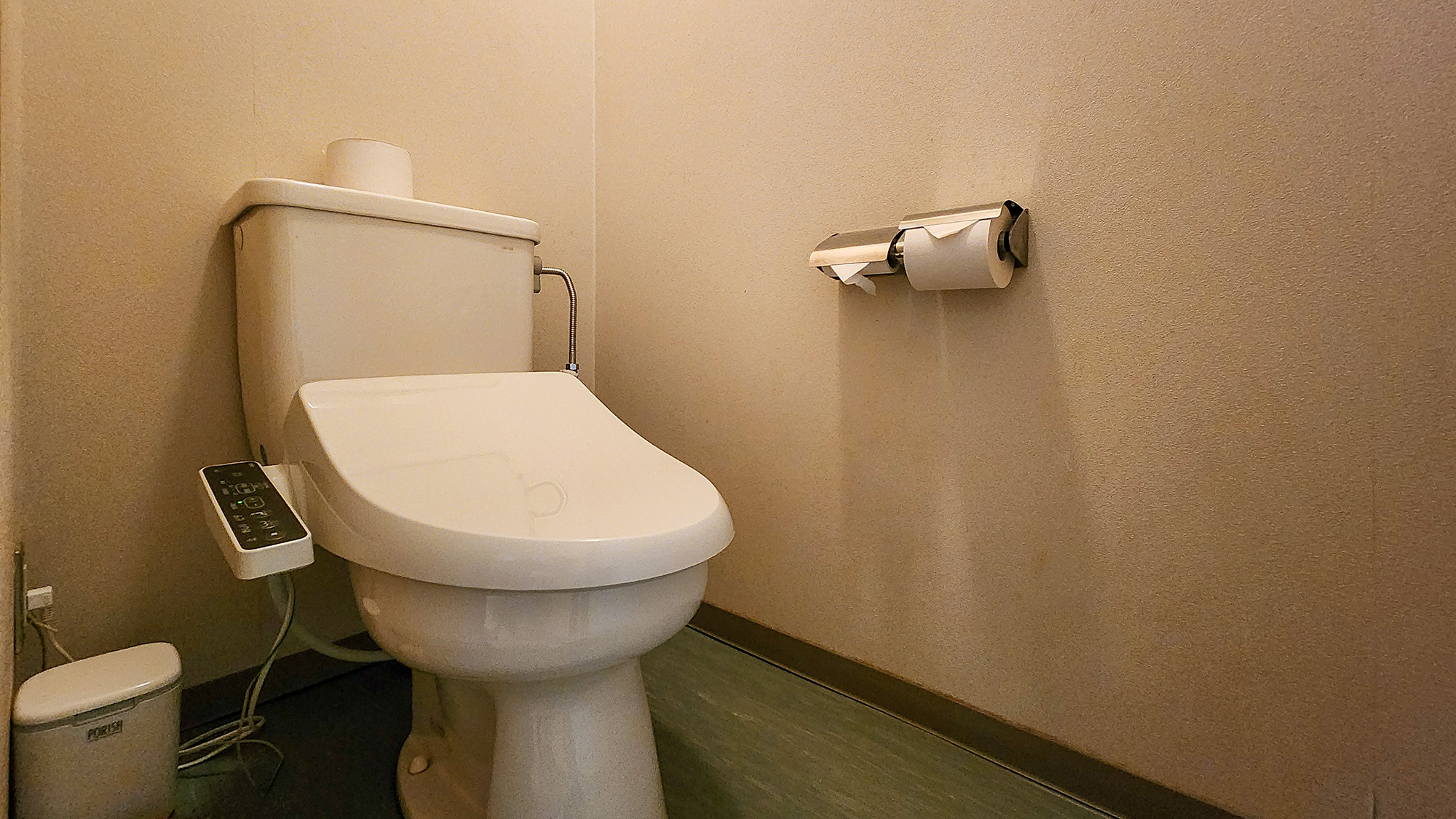 #10畳和室　ウォシュレット付きのお手洗いを設置しております