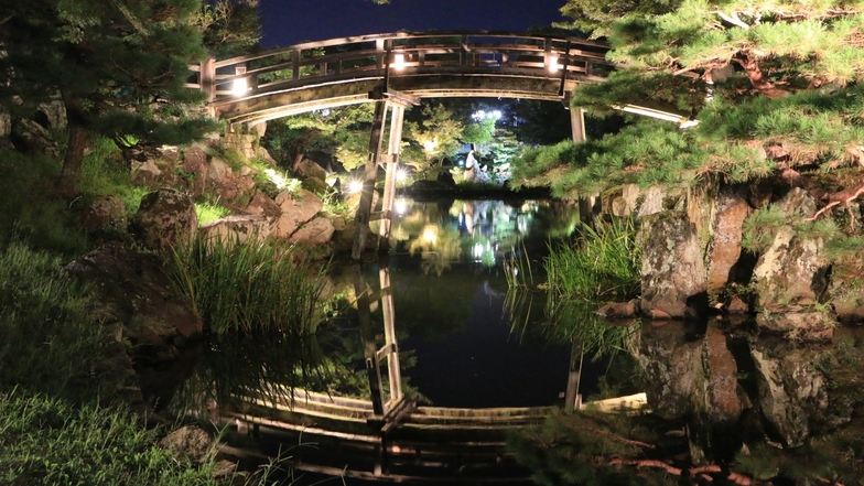 【16日間限定】国宝彦根城　玄宮園　錦秋のライトアップ「玄宮園ライトアップ特別参加券付プラン」