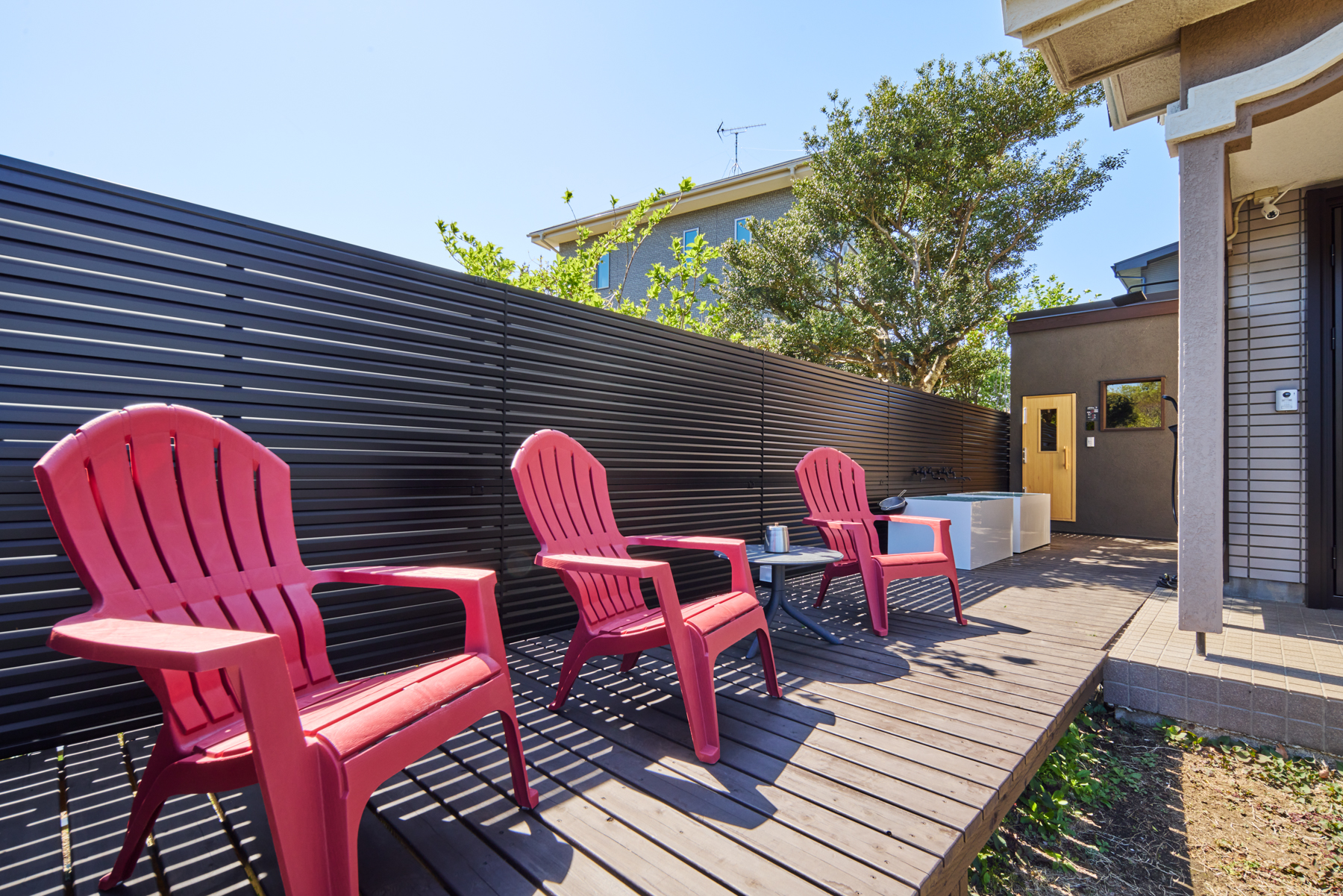 外のデッキの設置したととのいスペース。