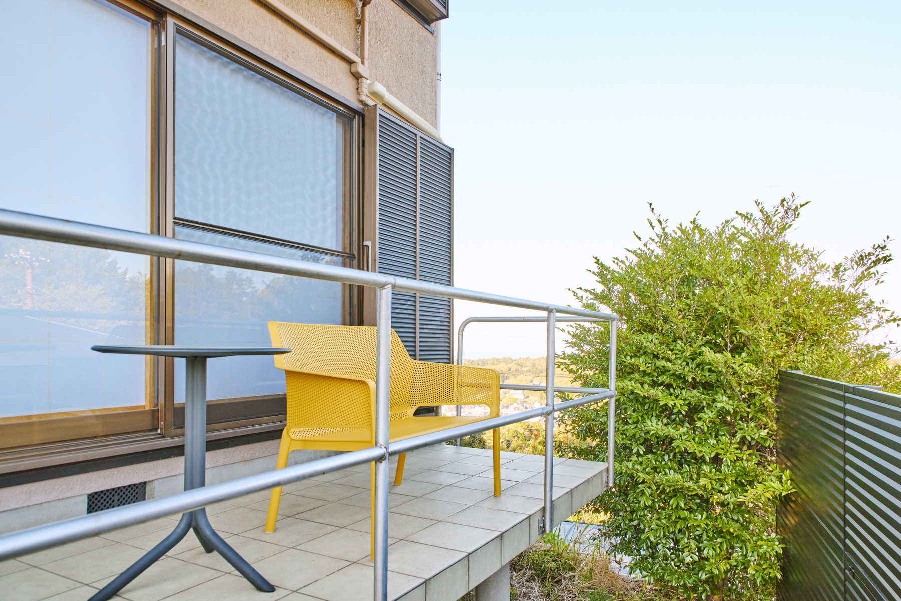 バルコニー。ここから広大な伊東高原の絶景を。