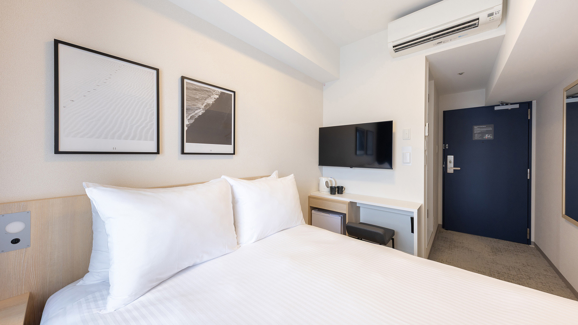 スタンダードダブル｜たっぷりサイズのダブルベッドで、ごゆっくりおくつろぎください。