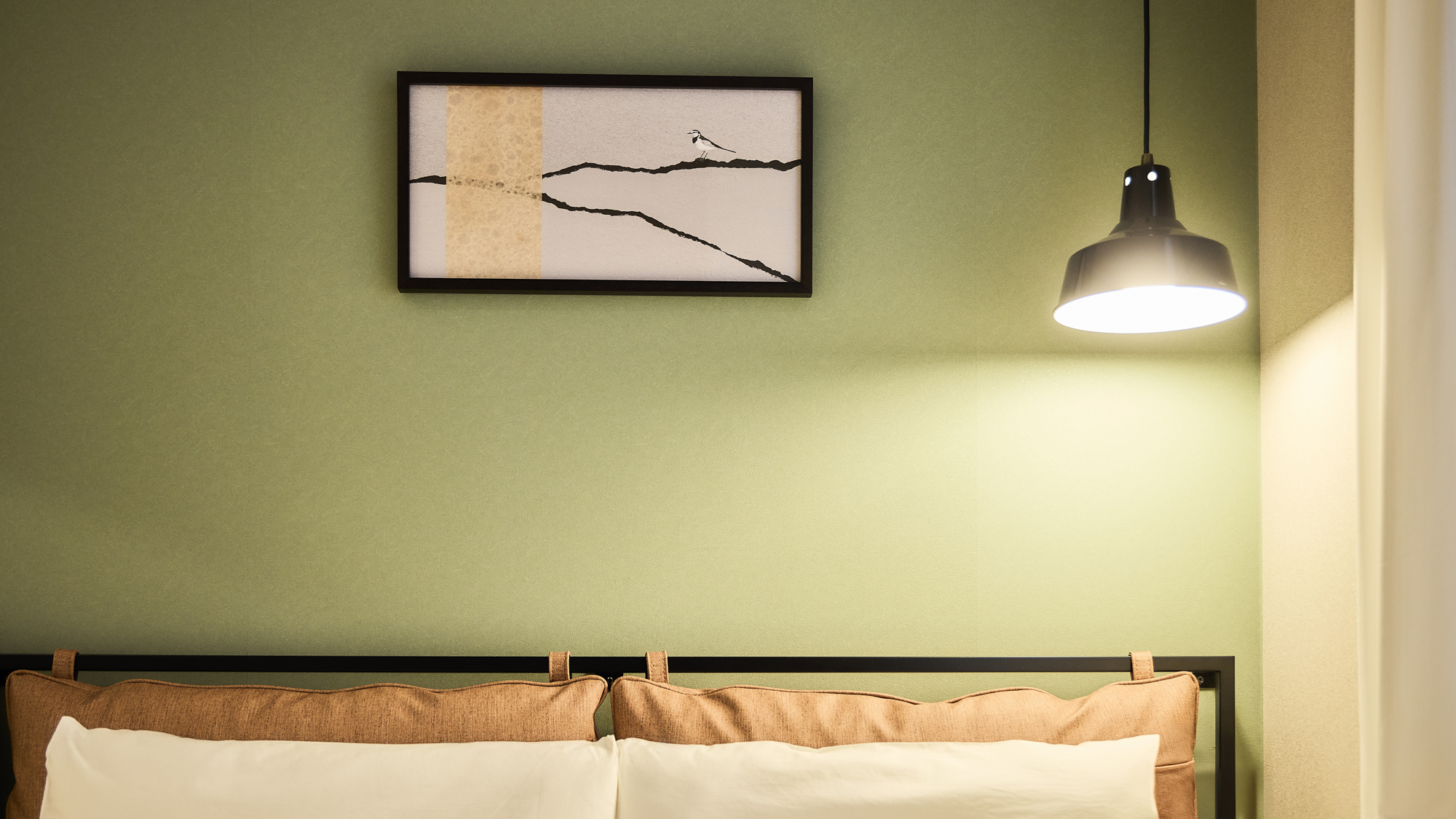 【クイーンエコノミー】客室アートの一例