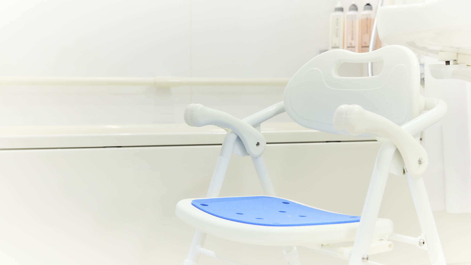 【ユニバーサルルーム】ユニットバスの一例