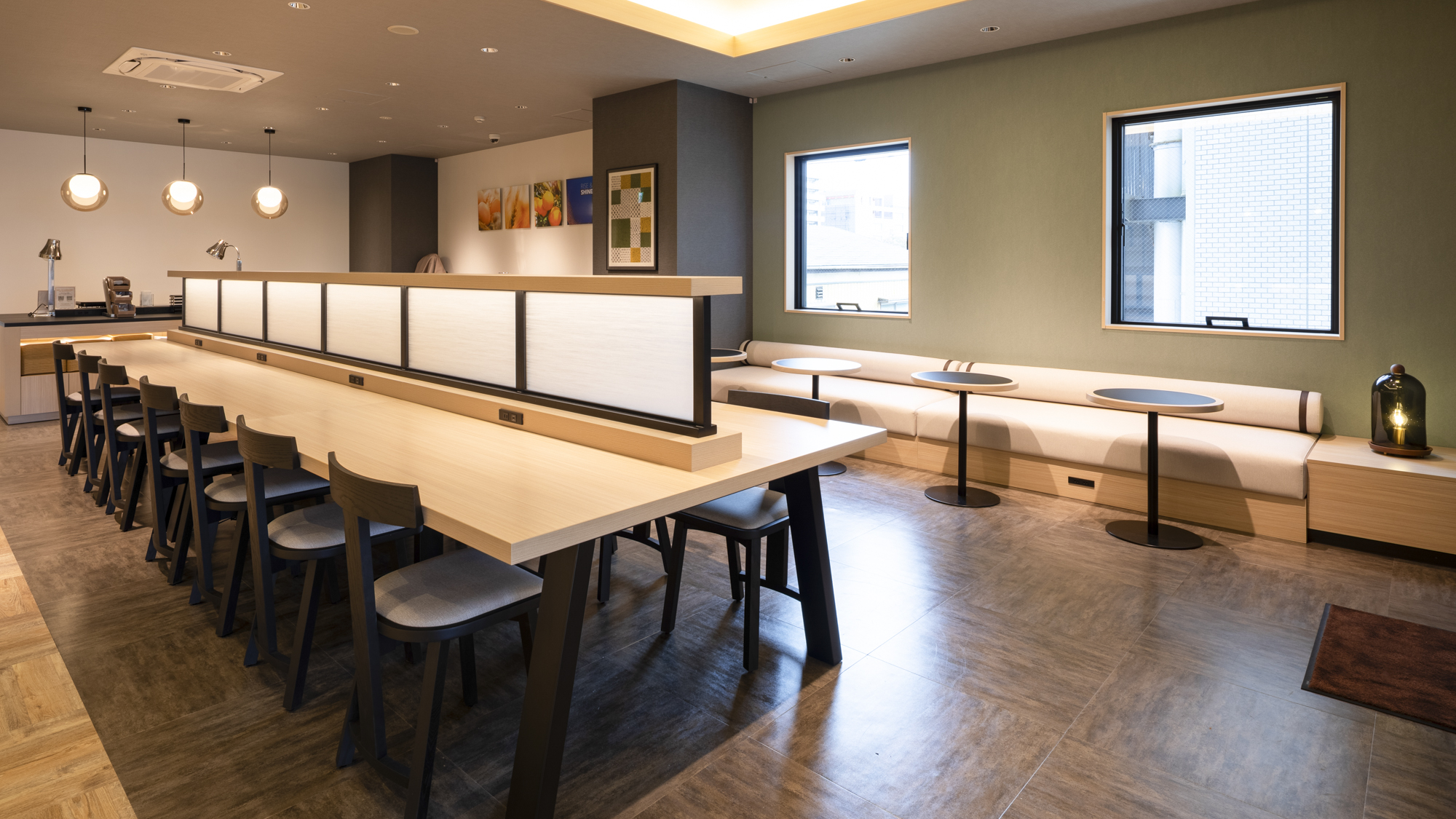 【ライブラリーカフェ】思い思いのひとときをごゆっくりお過ごしいただける空間です