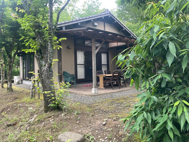 BBQテラス、家族温泉付き１戸建て離れ宿の外観